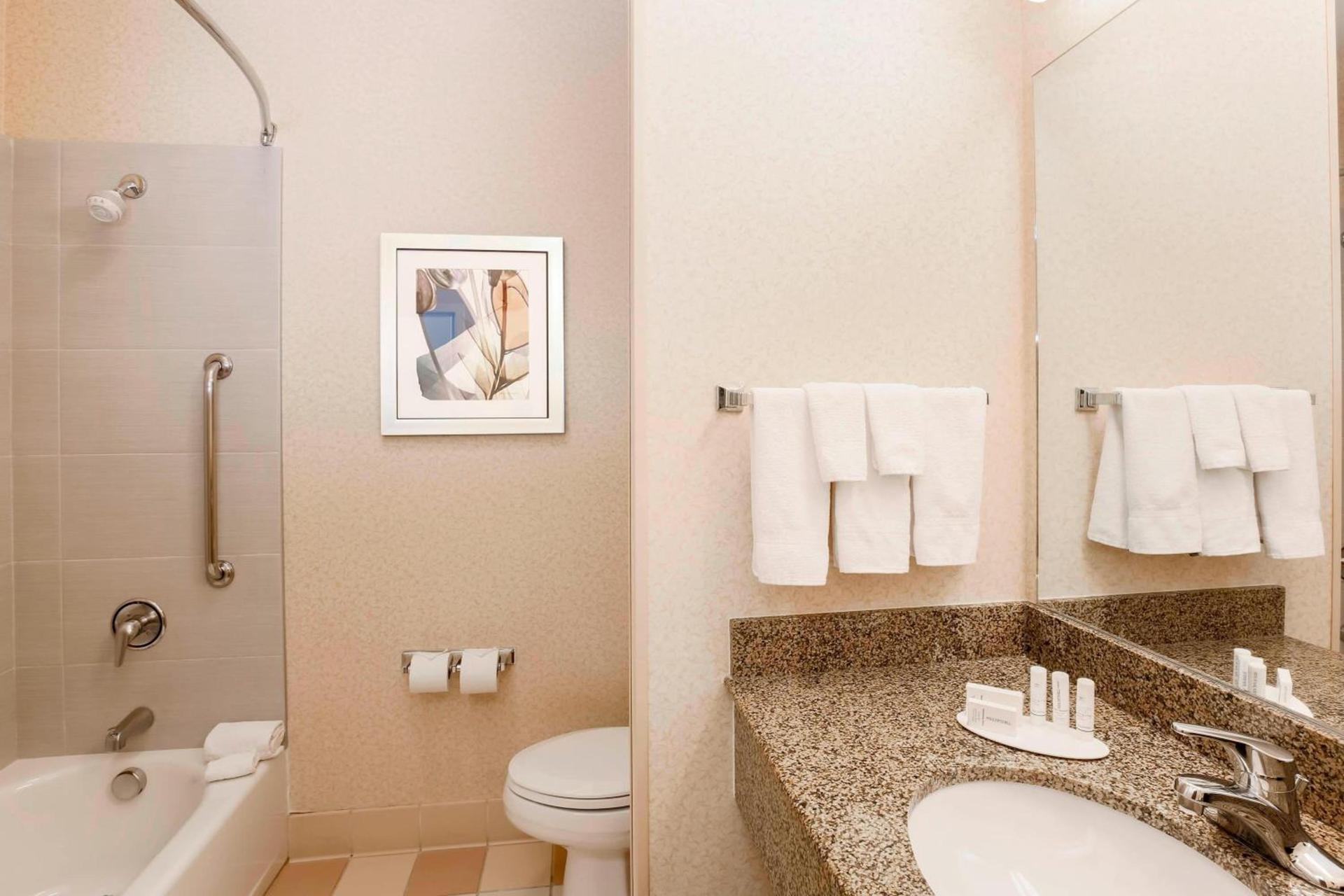 Fairfield Inn & Suites Temecula photo 9
