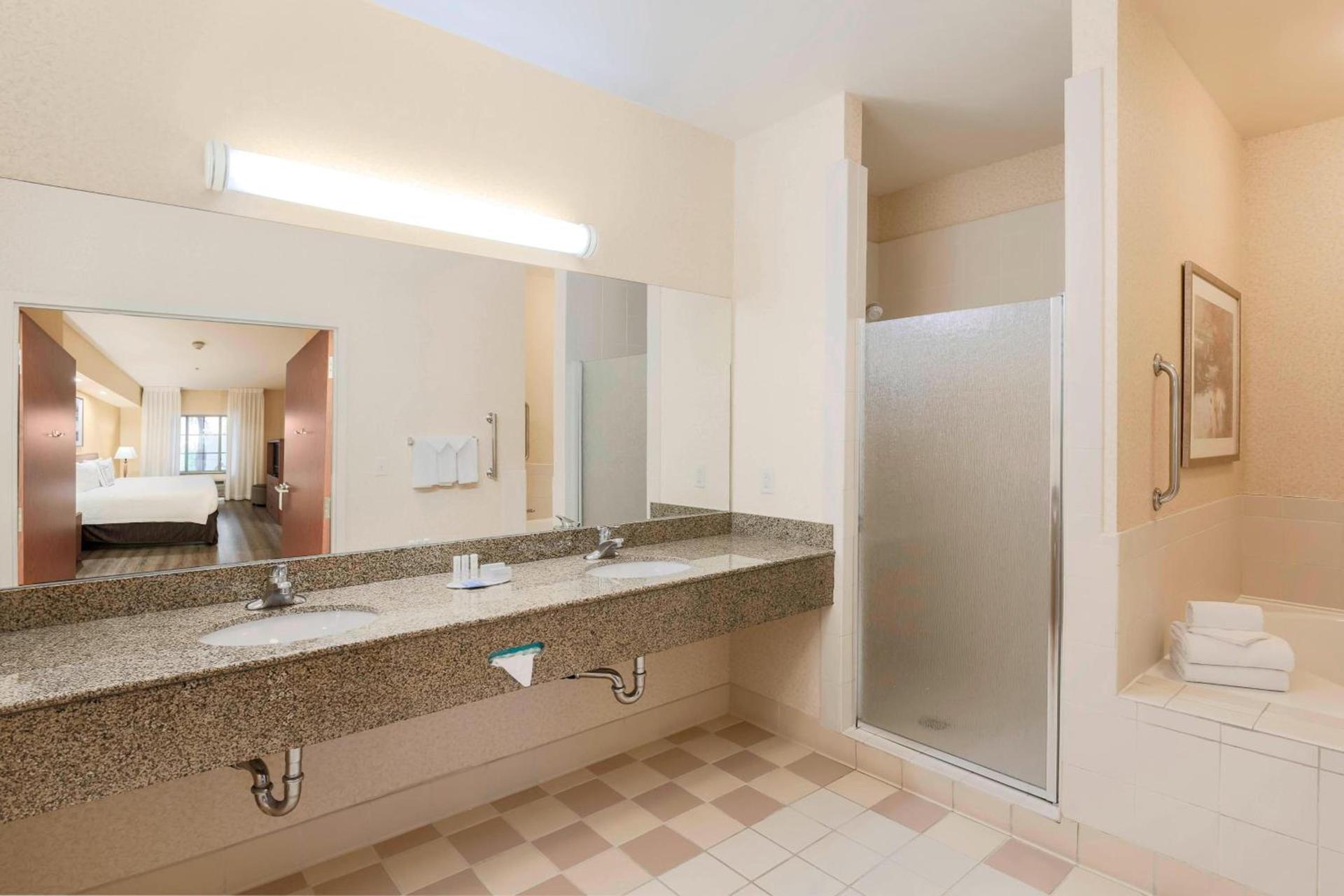 Fairfield Inn & Suites Temecula photo 17