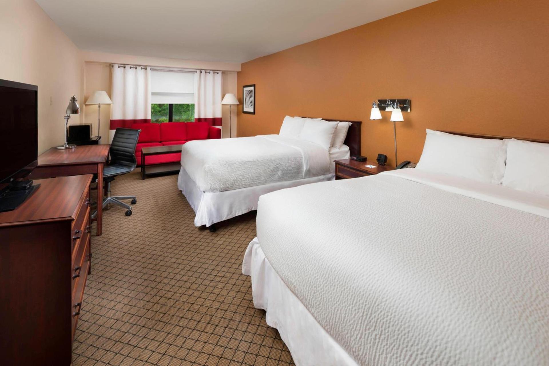 DoubleTree by Hilton Manhattan, KS photo 2