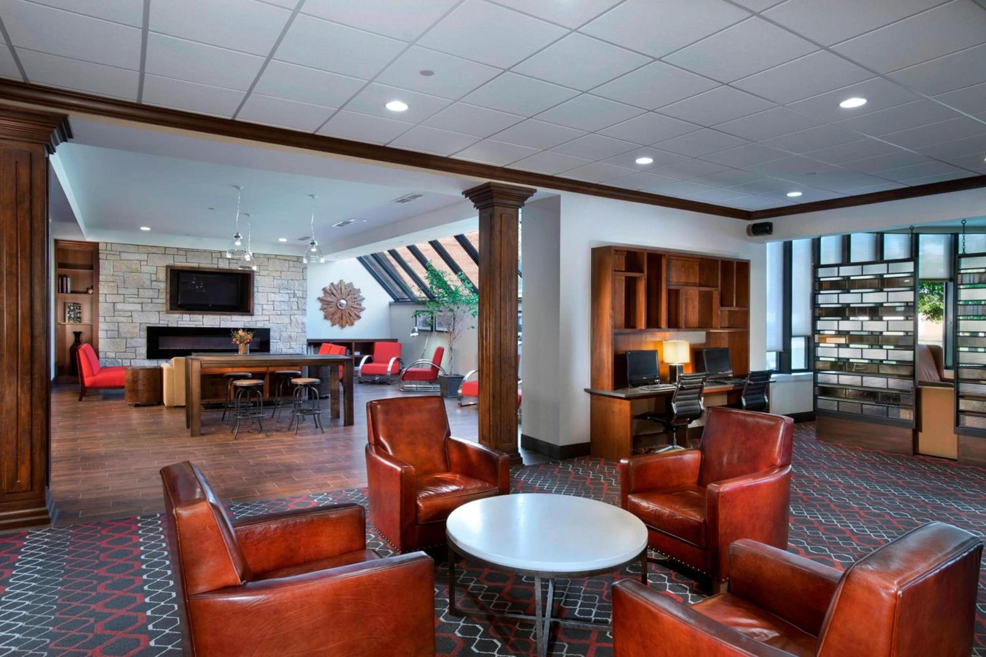 DoubleTree by Hilton Manhattan, KS photo 8