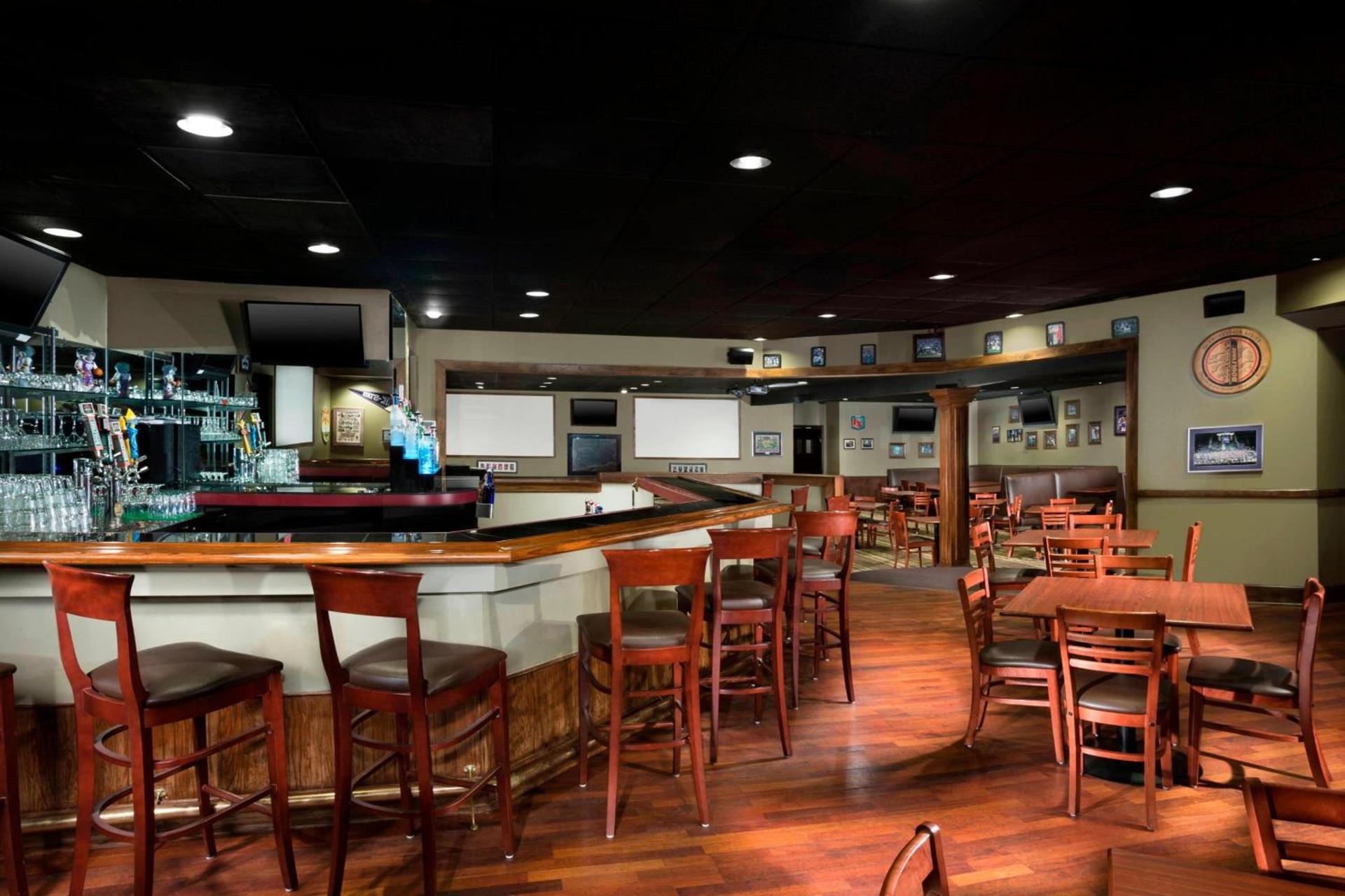 DoubleTree by Hilton Manhattan, KS photo 9