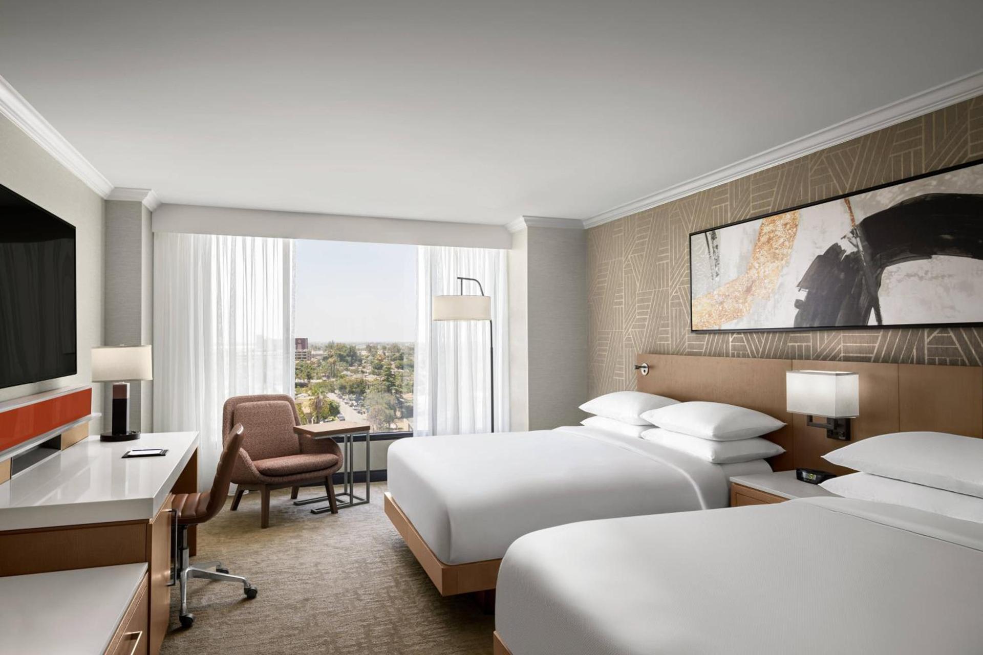 Delta Hotels by Marriott Anaheim Garden Grove photo 11