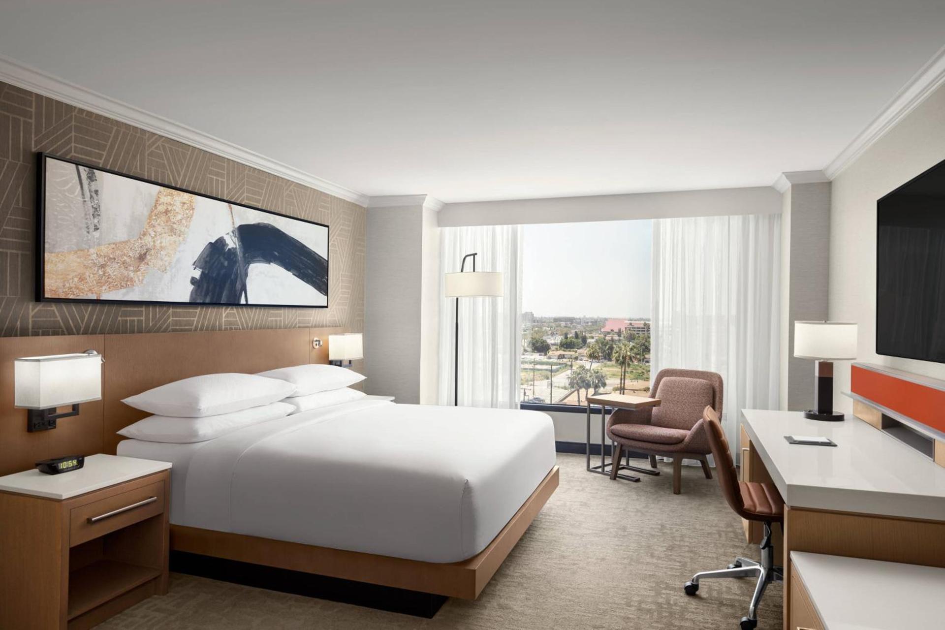 Delta Hotels by Marriott Anaheim Garden Grove photo 14