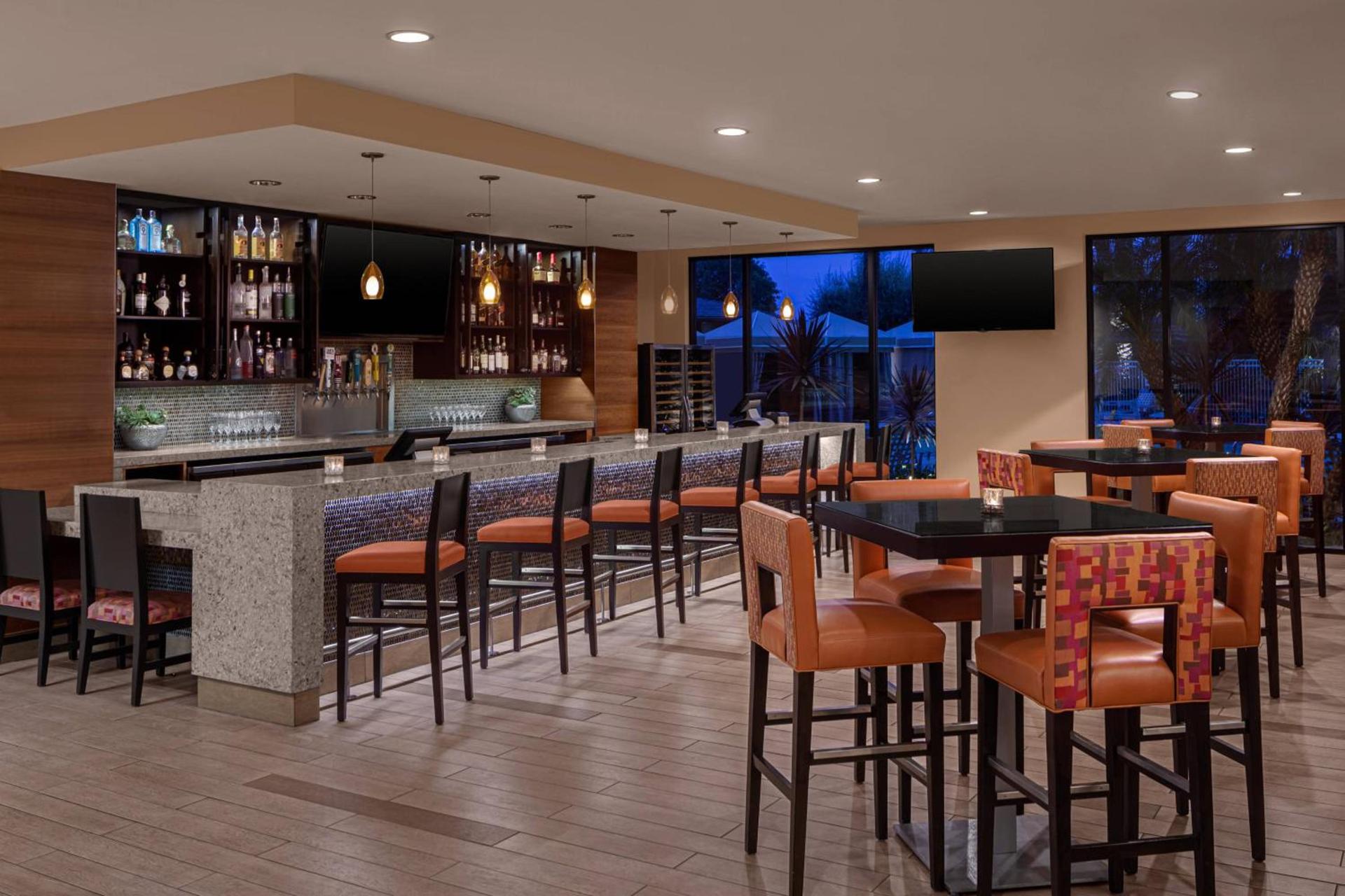 Delta Hotels by Marriott Anaheim Garden Grove photo 10
