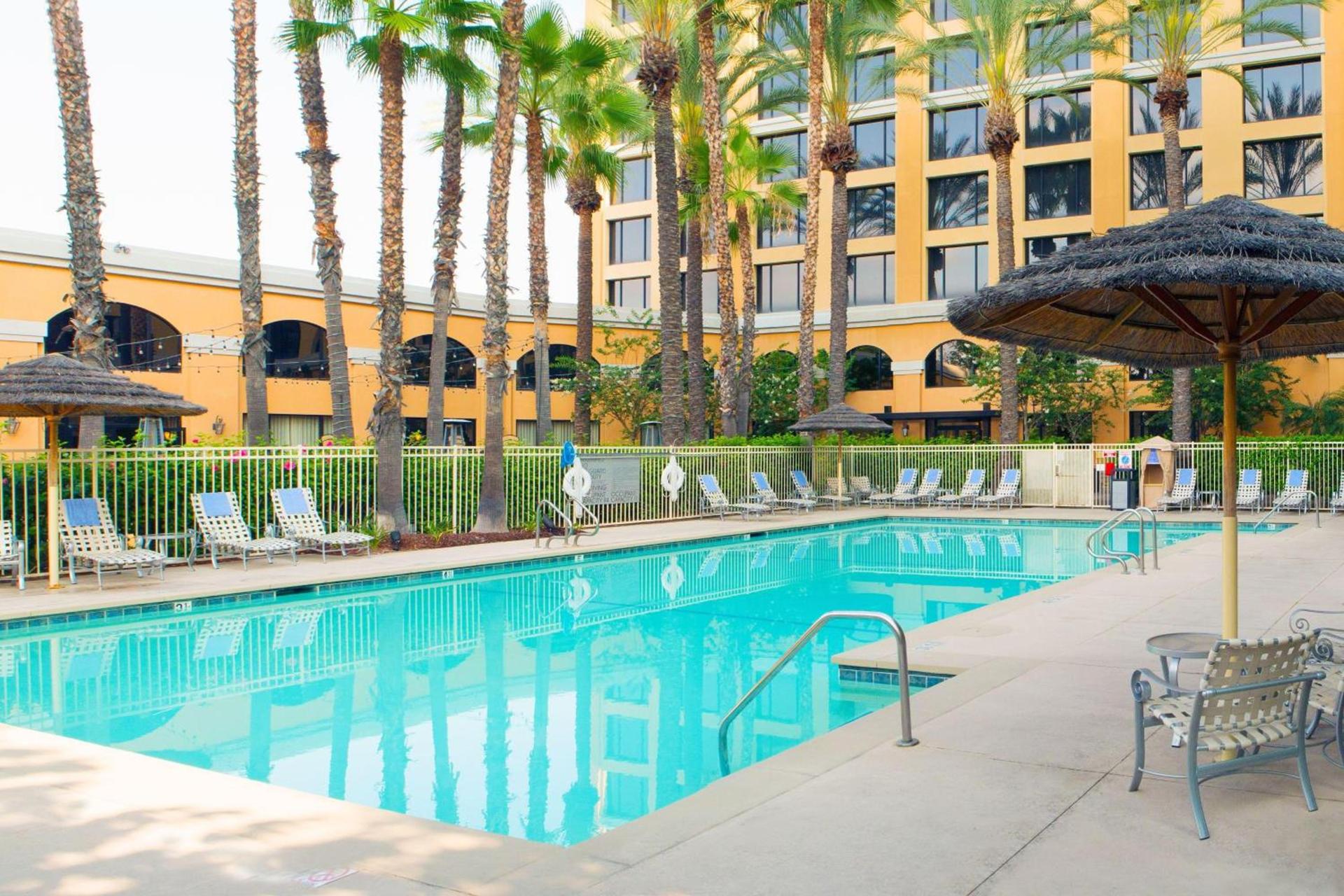 Delta Hotels by Marriott Anaheim Garden Grove photo 4