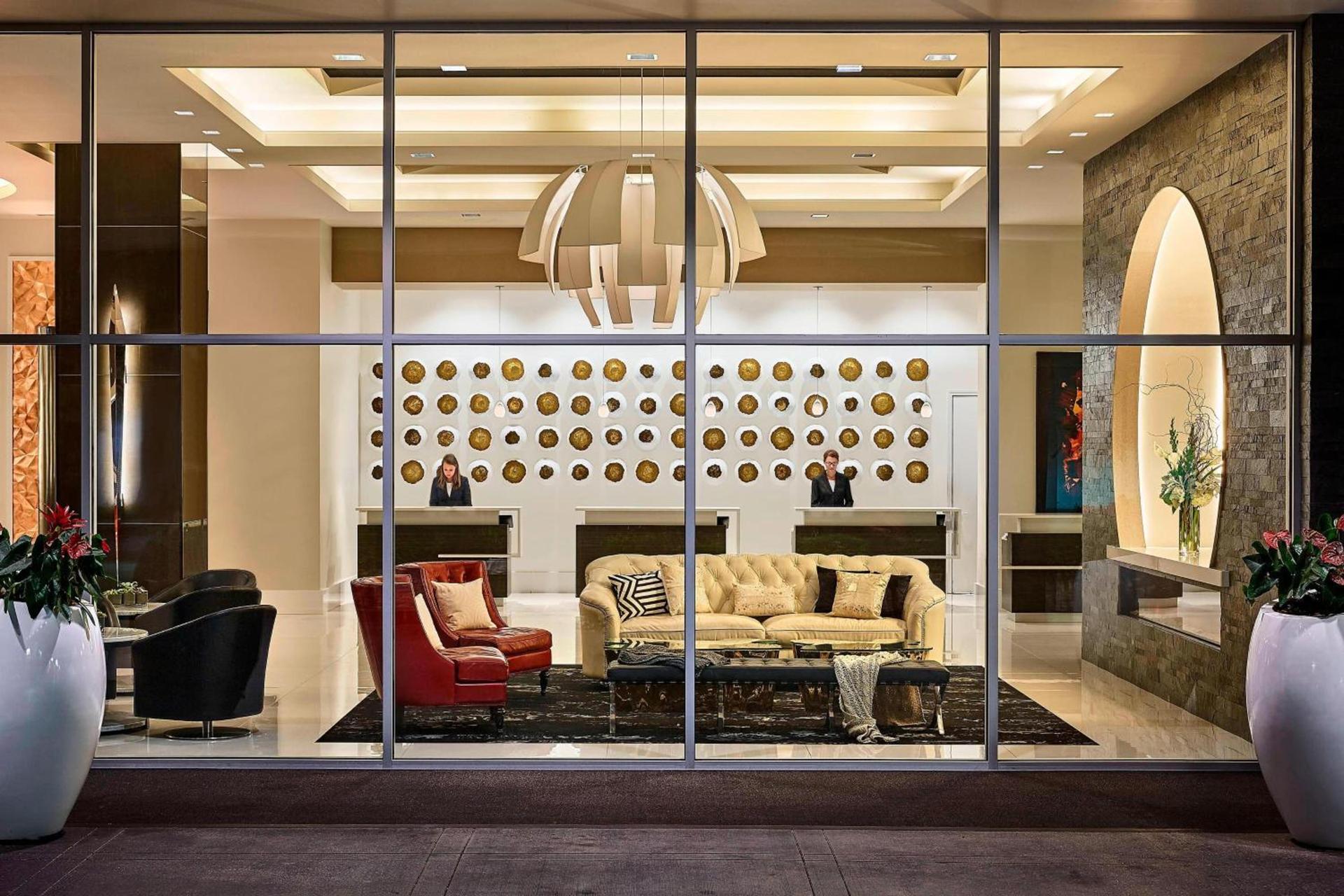 The Davenport Grand, Autograph Collection photo 10