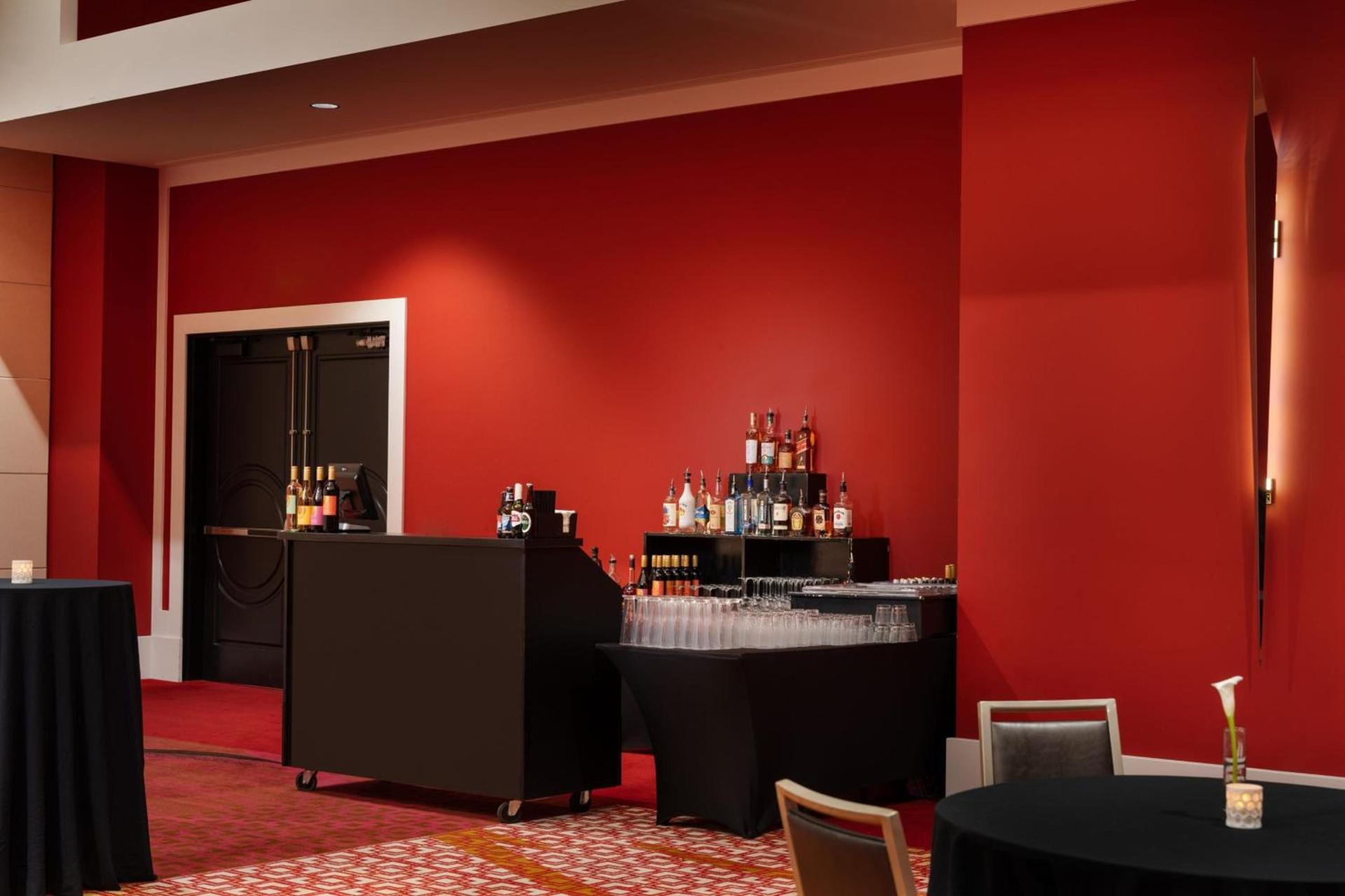 The Davenport Grand, Autograph Collection photo 63
