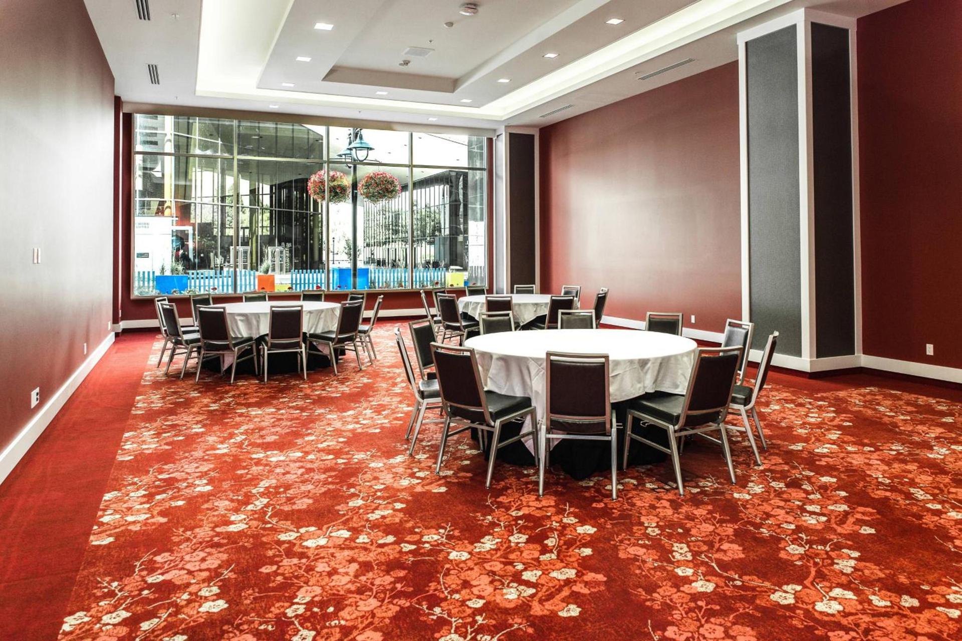 The Davenport Grand, Autograph Collection photo 73