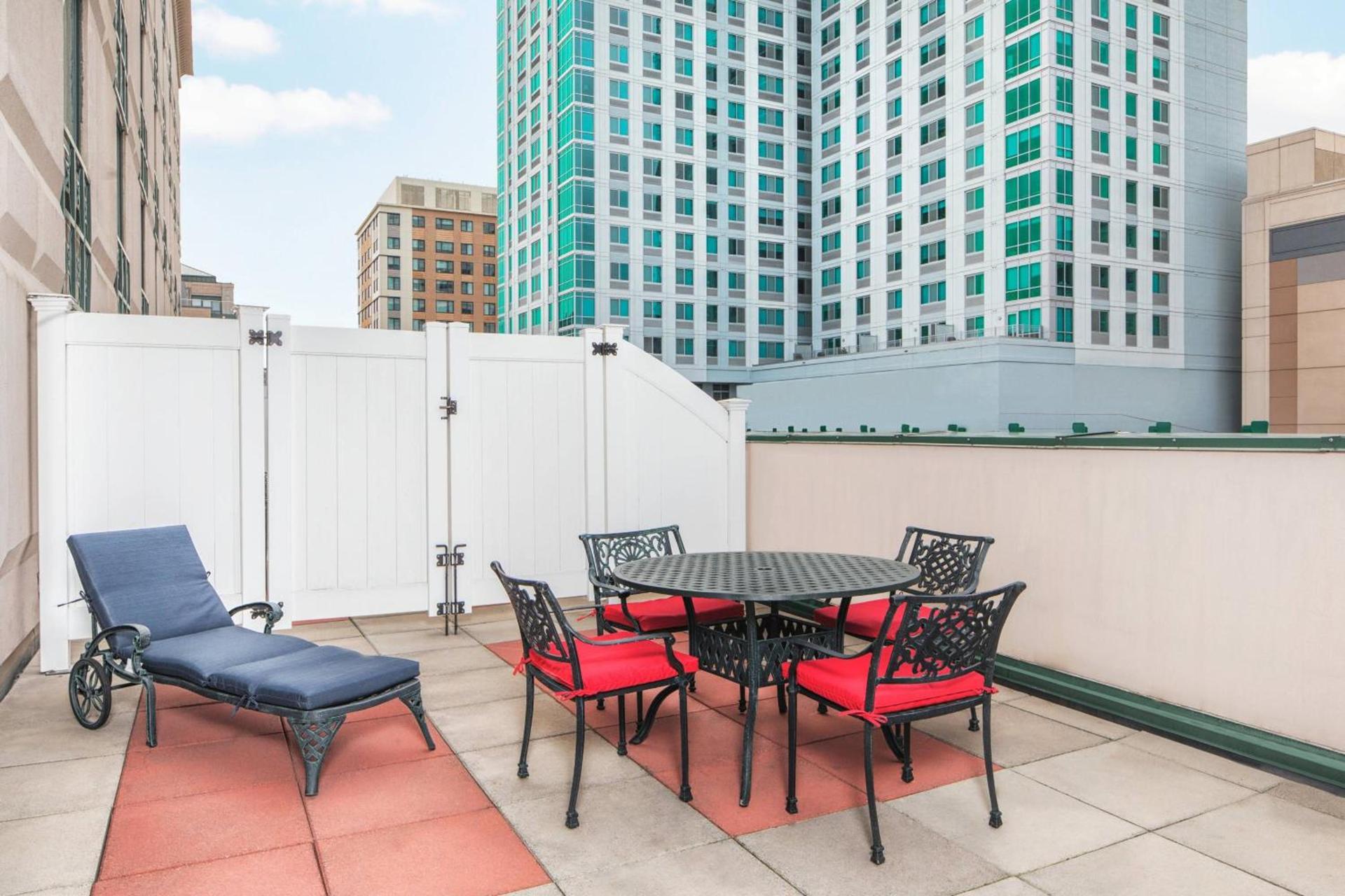 Courtyard by Marriott Stamford Downtown photo 5