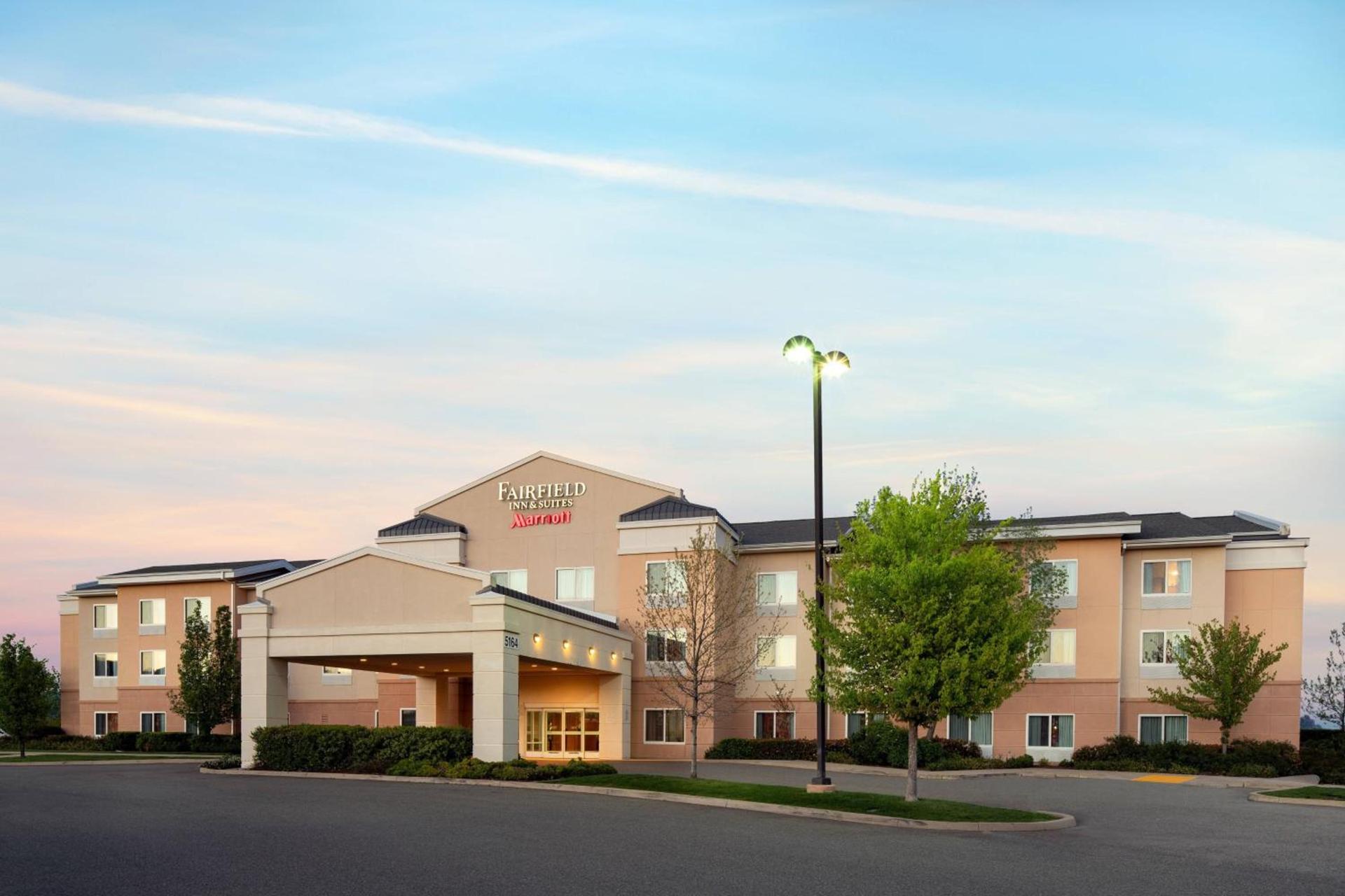 Fairfield Inn & Suites Redding photo 1