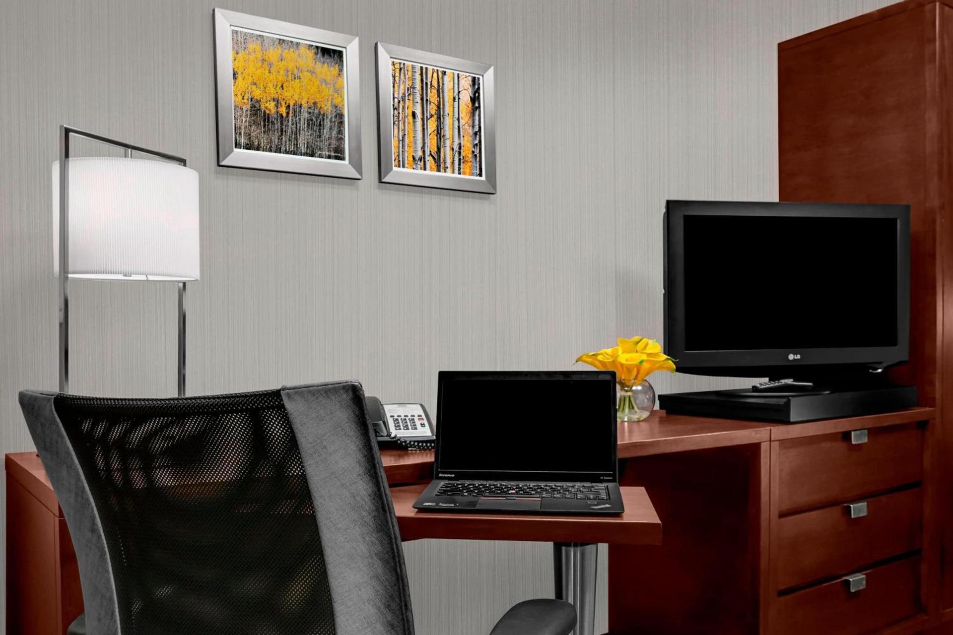 Courtyard by Marriott New York Manhattan Upper East Side photo 12