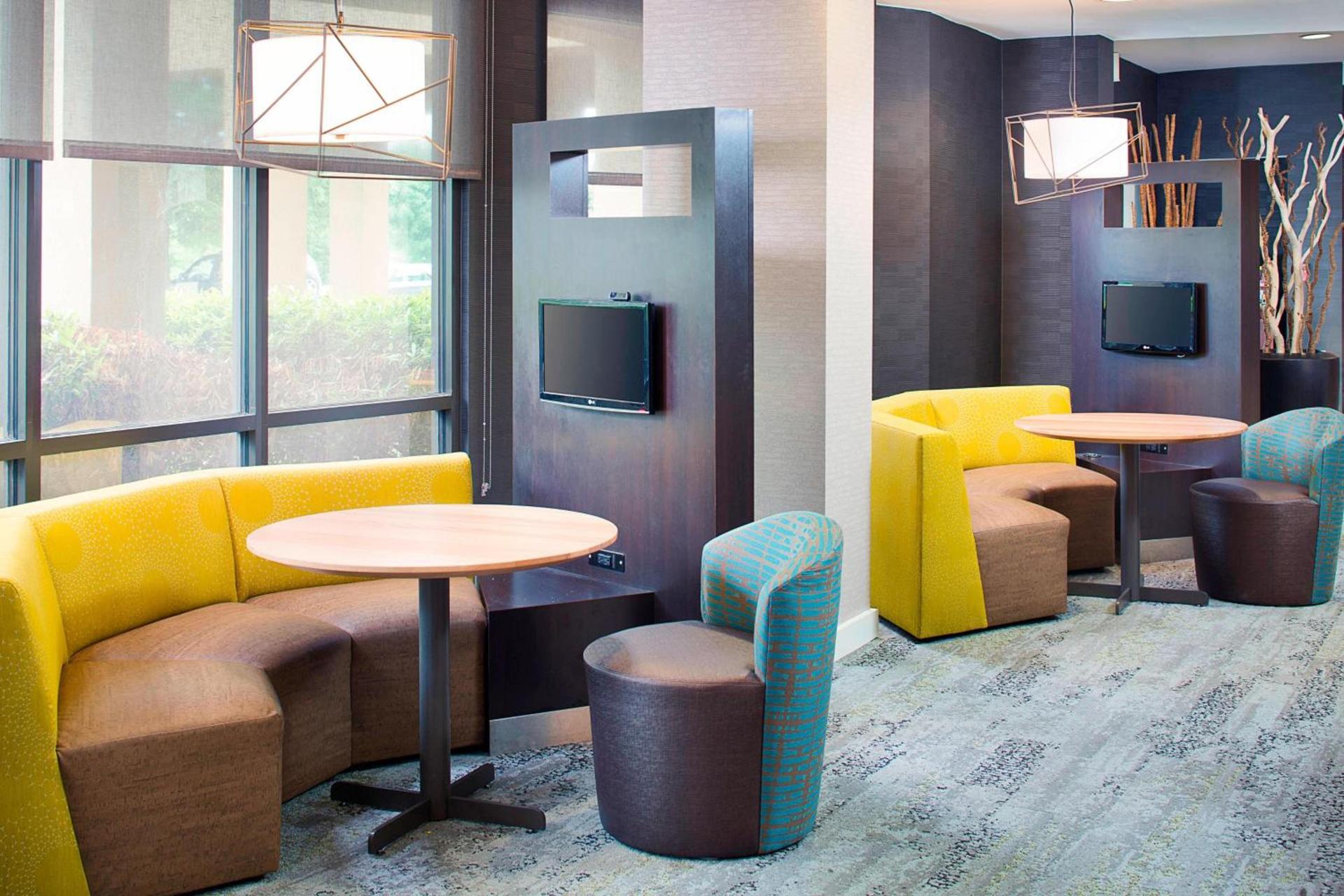 Courtyard by Marriott Roanoke Airport photo 11