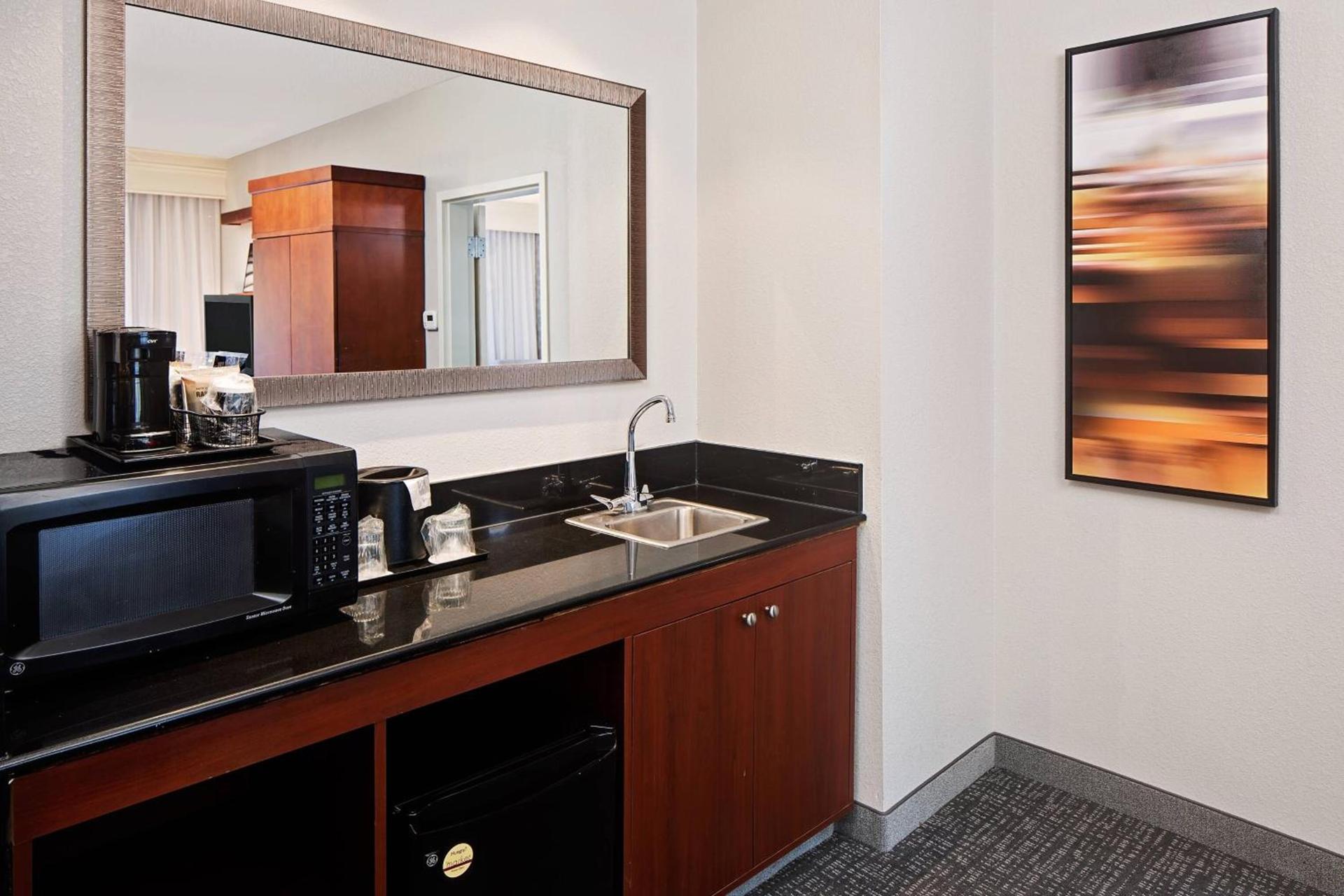 Courtyard by Marriott Pittsburgh West Homestead Waterfront photo 9
