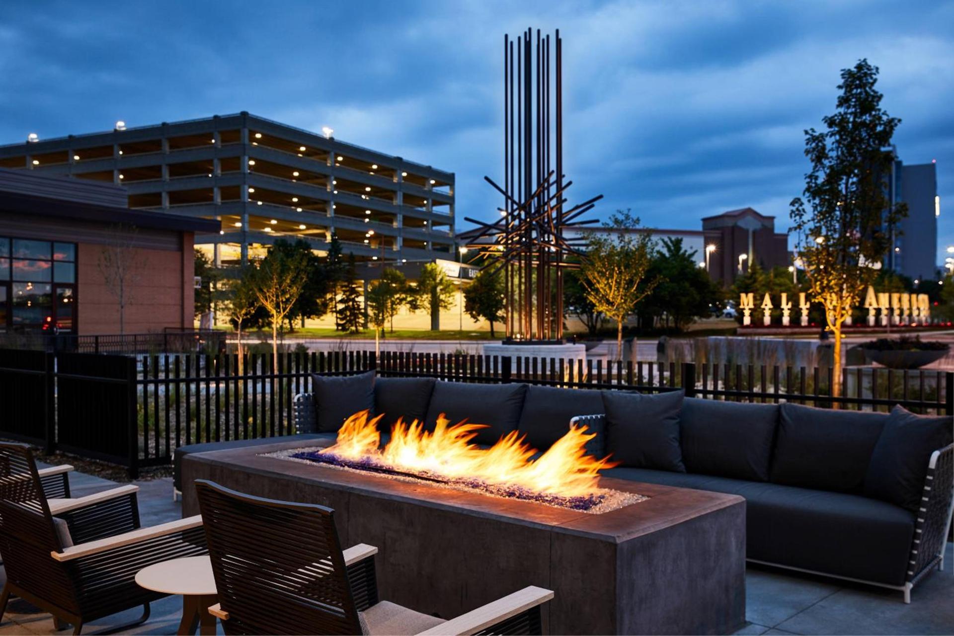 AC Hotel by Marriott Bloomington Mall of America photo 8
