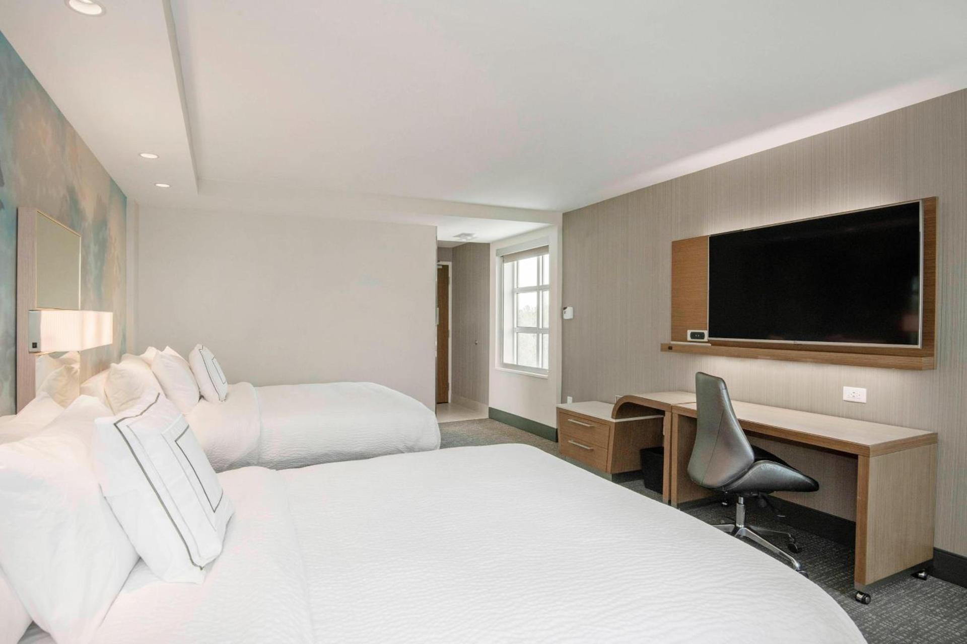 Courtyard by Marriott Raleigh Cary/Parkside Town Commons photo 12