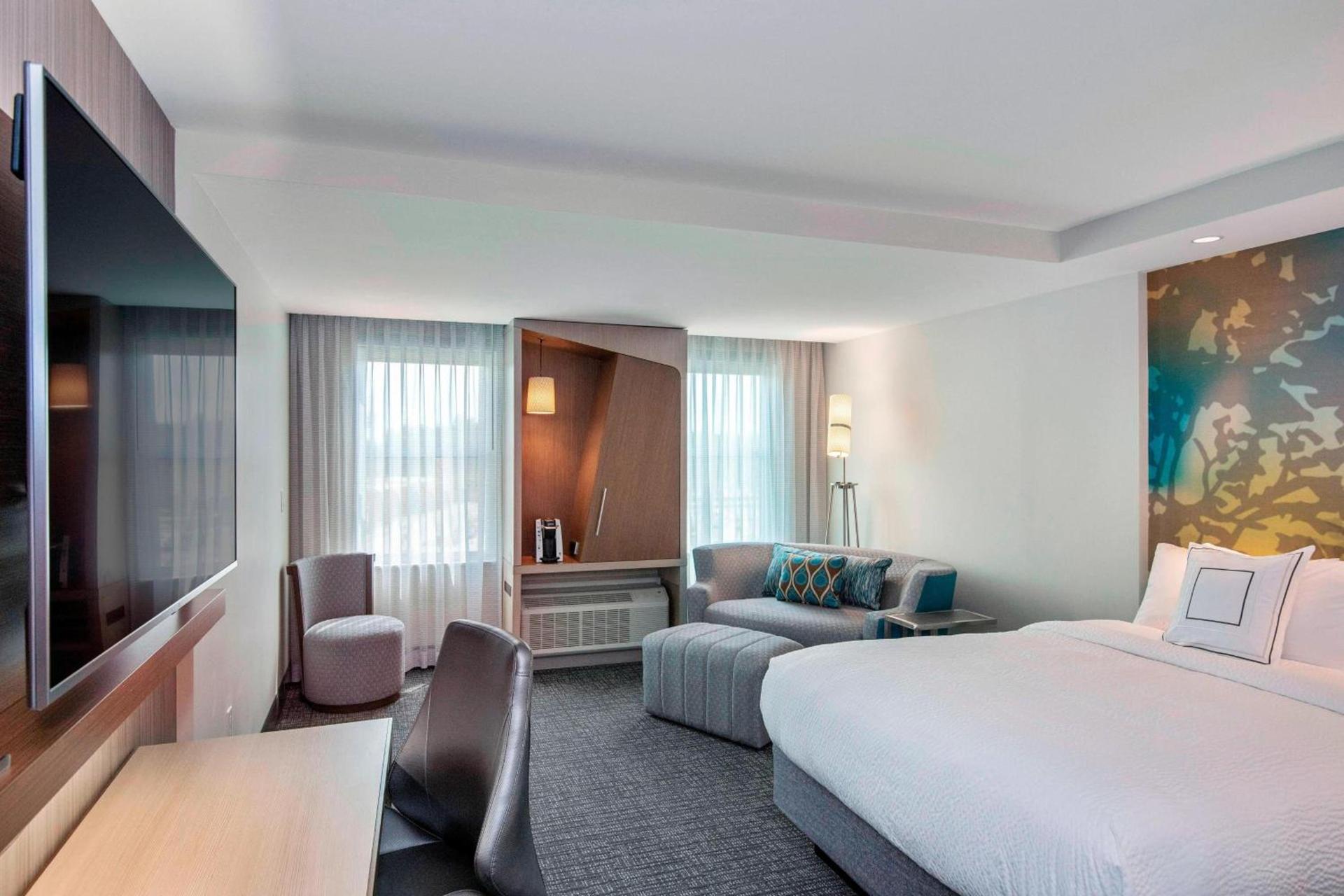 Courtyard by Marriott Raleigh Cary/Parkside Town Commons photo 14
