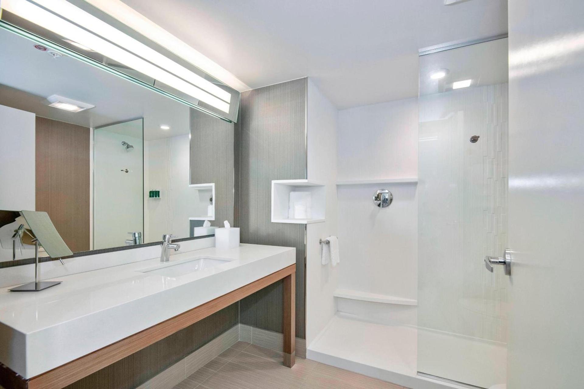 Courtyard by Marriott Raleigh Cary/Parkside Town Commons photo 16