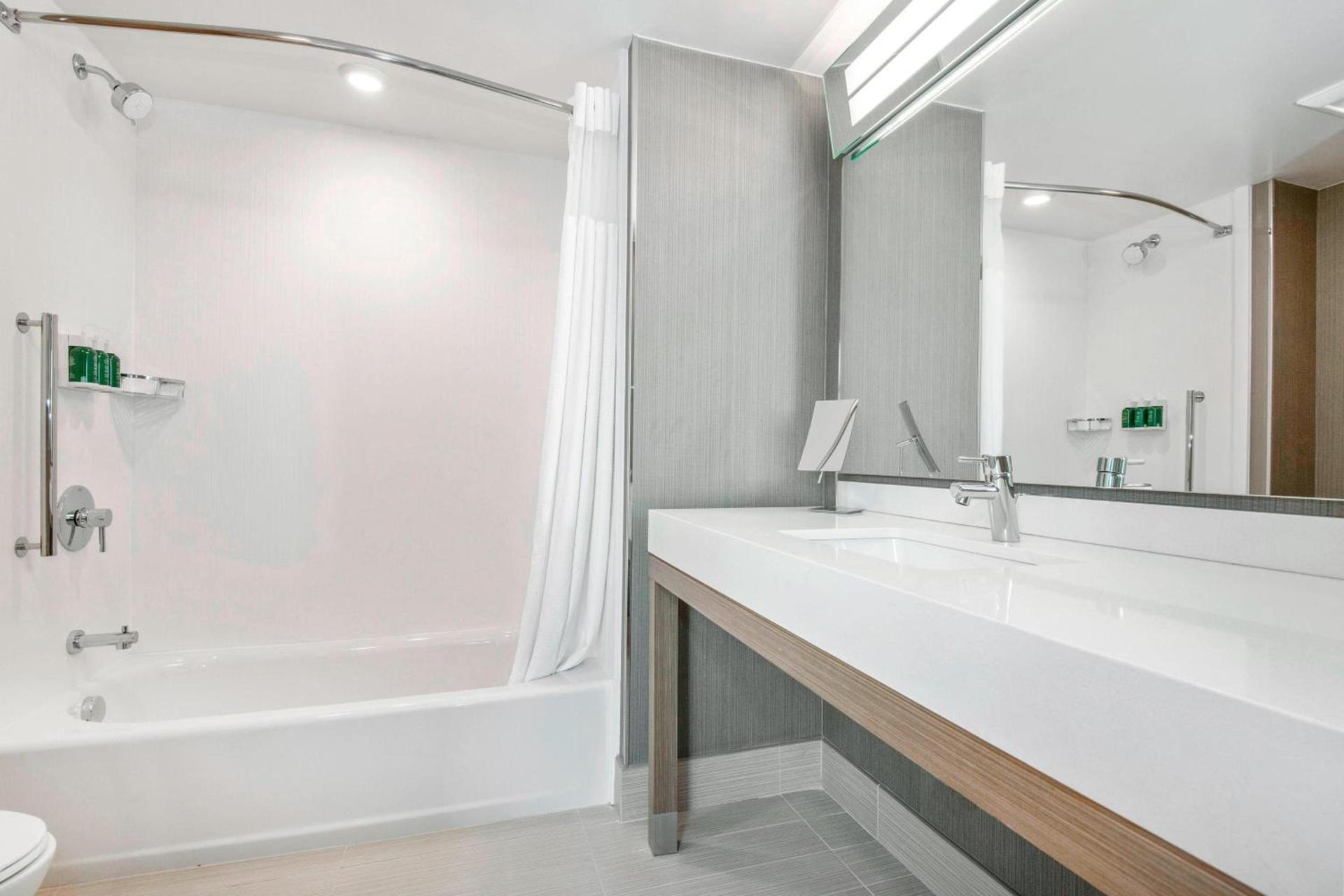 Courtyard by Marriott Raleigh Cary/Parkside Town Commons photo 17
