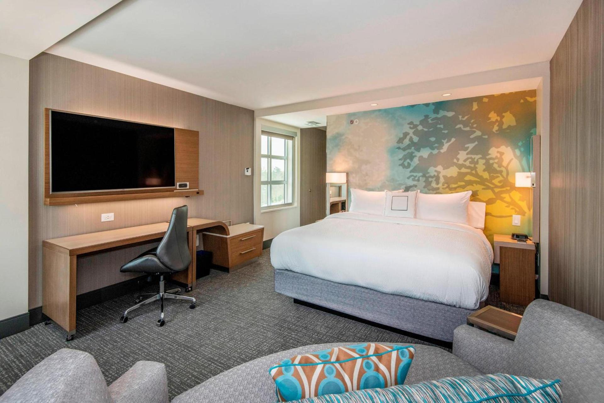 Courtyard by Marriott Raleigh Cary/Parkside Town Commons photo 7