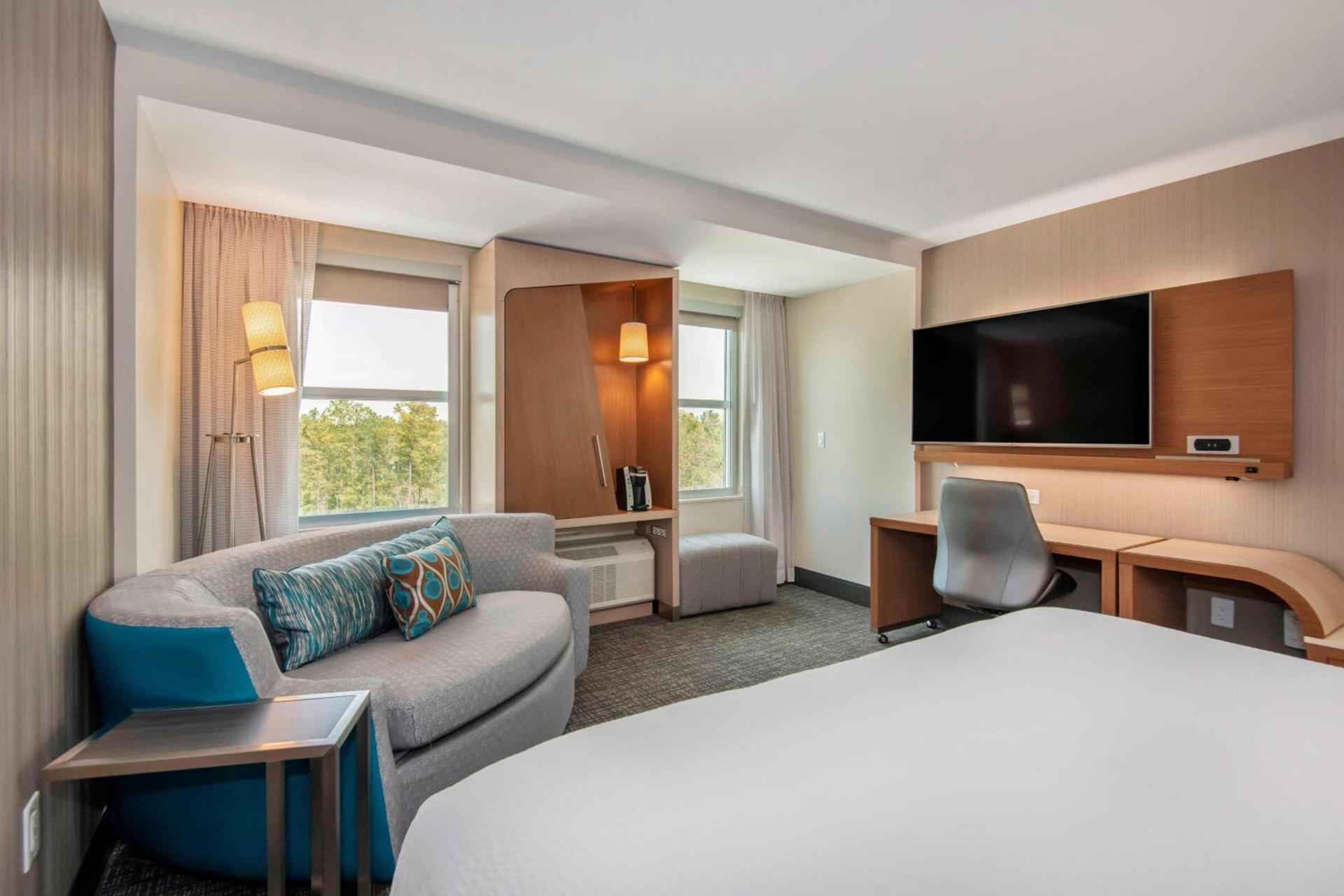 Courtyard by Marriott Raleigh Cary/Parkside Town Commons photo 9
