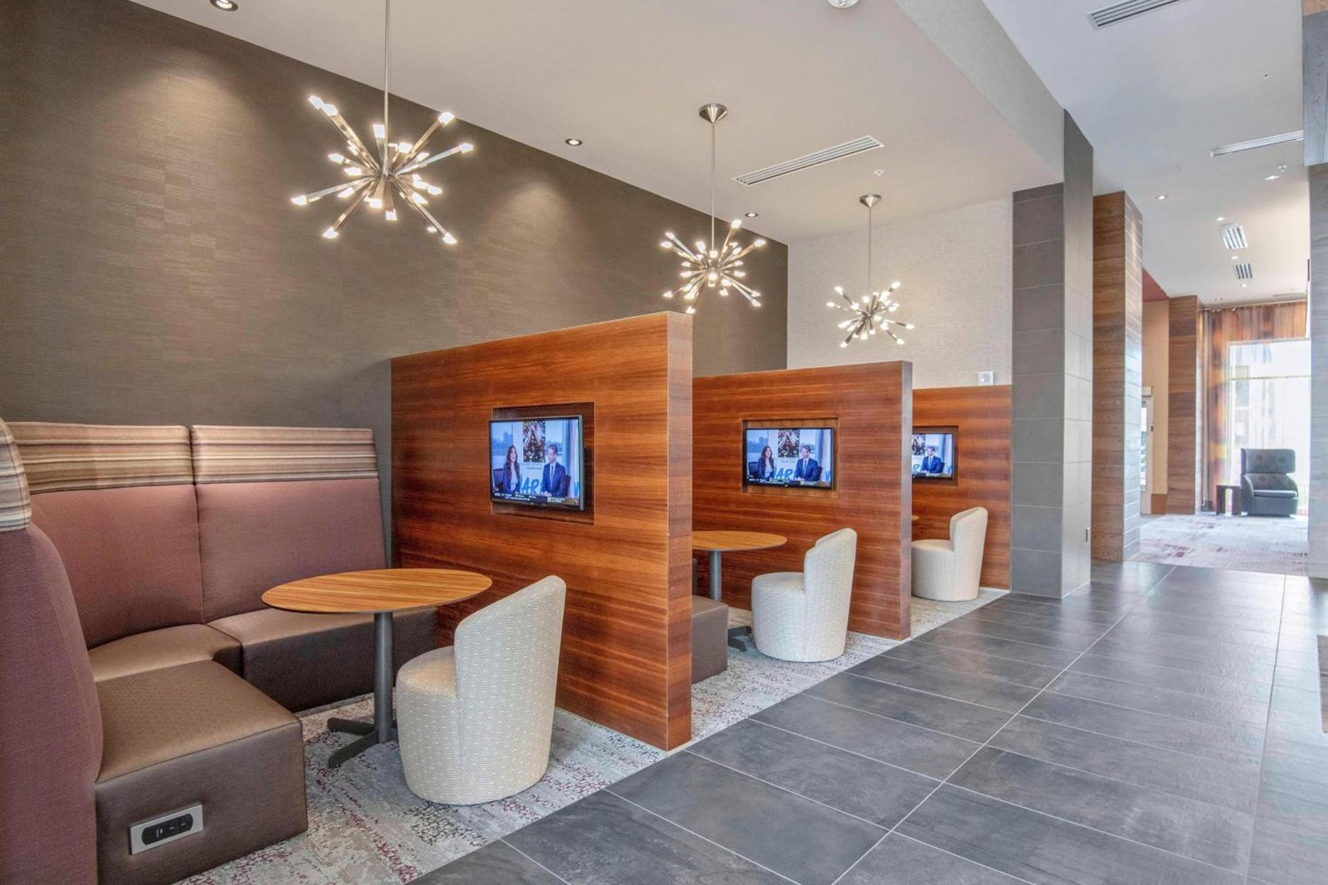 Courtyard by Marriott Raleigh Cary/Parkside Town Commons photo 25