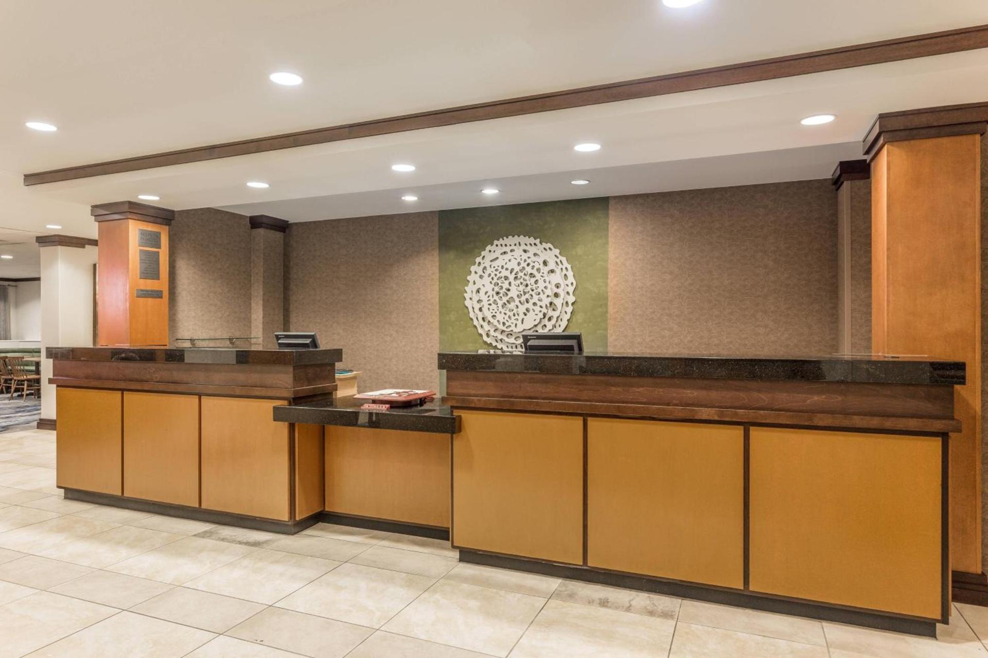 Fairfield Inn and Suites by Marriott Madison East photo 3