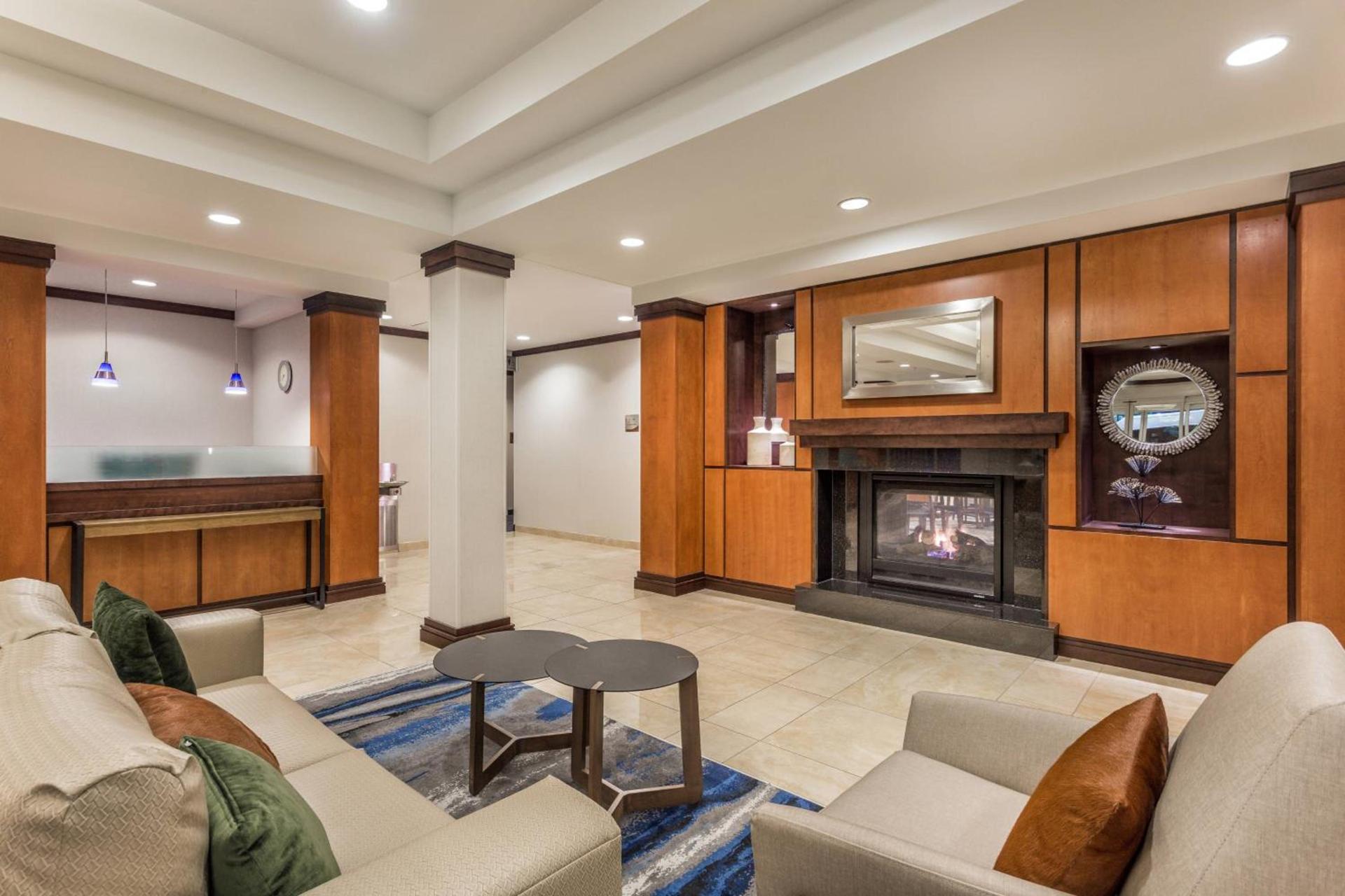 Fairfield Inn and Suites by Marriott Madison East photo 4