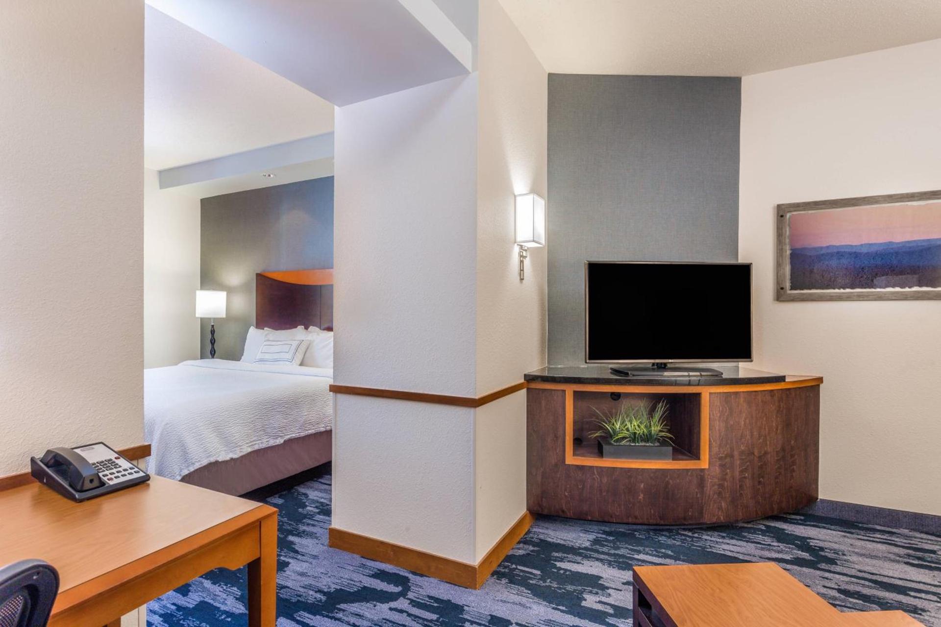 Fairfield Inn and Suites by Marriott Madison East photo 11