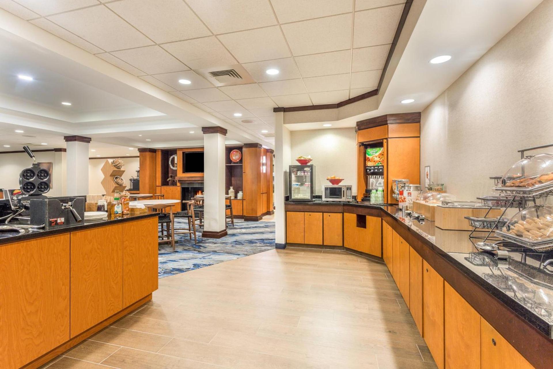 Fairfield Inn and Suites by Marriott Madison East photo 20