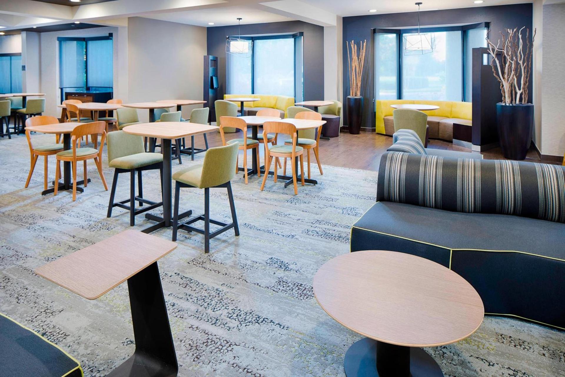 Courtyard by Marriott Richmond Airport photo 14