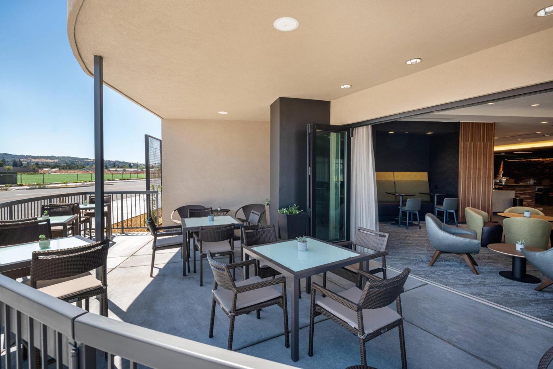 Courtyard by Marriott Petaluma Sonoma County photo 8