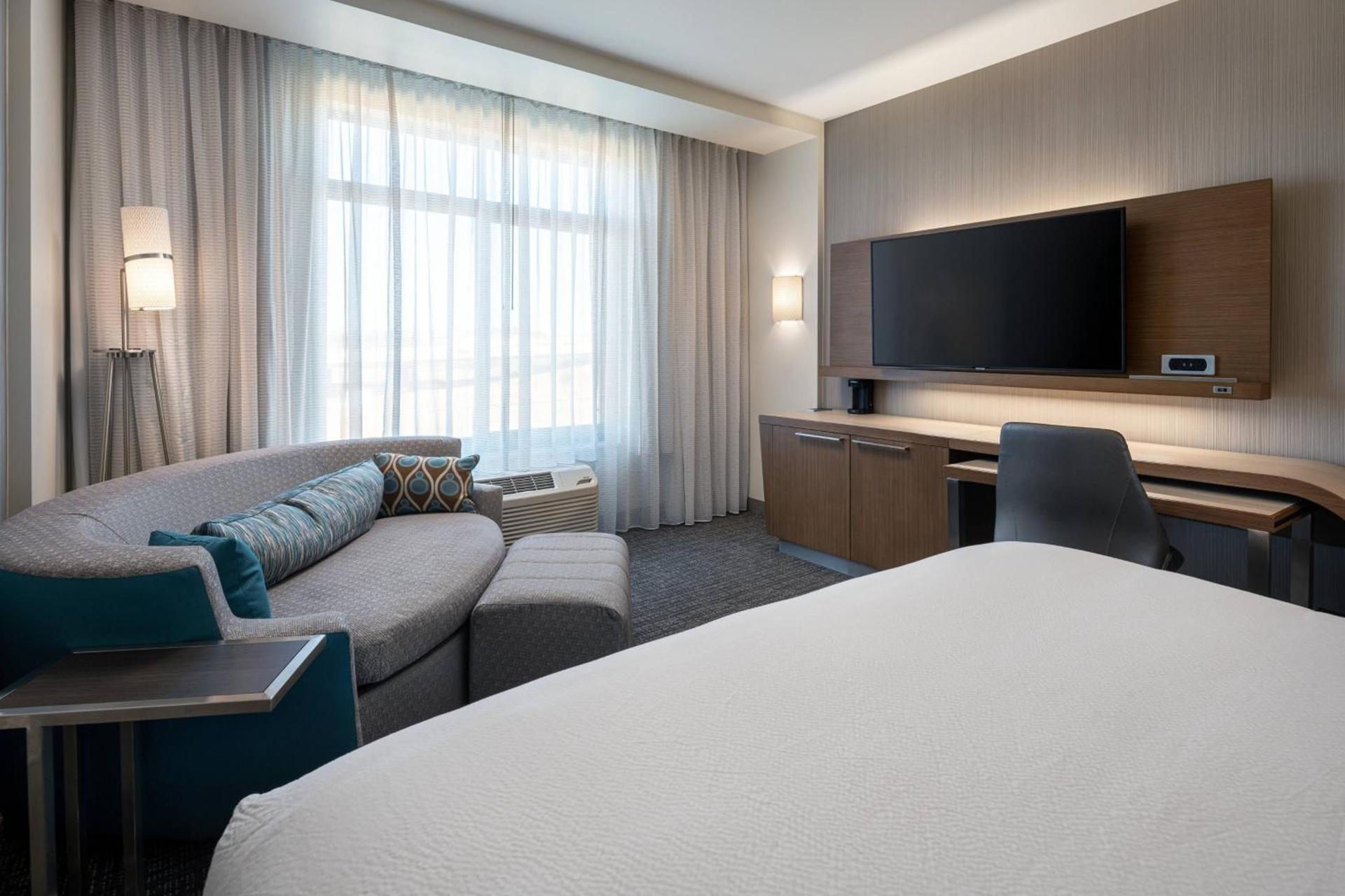 Courtyard by Marriott Petaluma Sonoma County photo 14