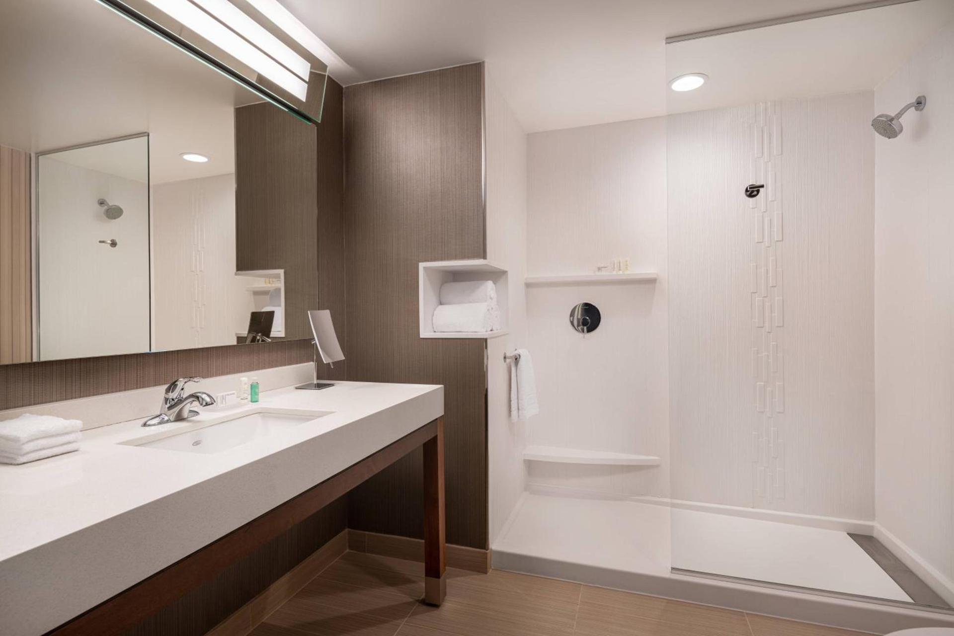 Courtyard by Marriott Petaluma Sonoma County photo 17