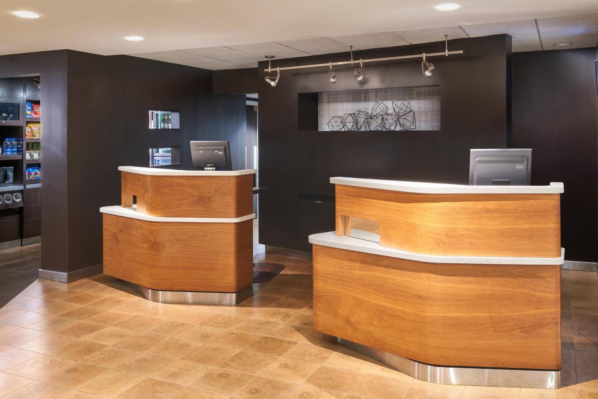 Courtyard by Marriott Orlando Airport photo 3