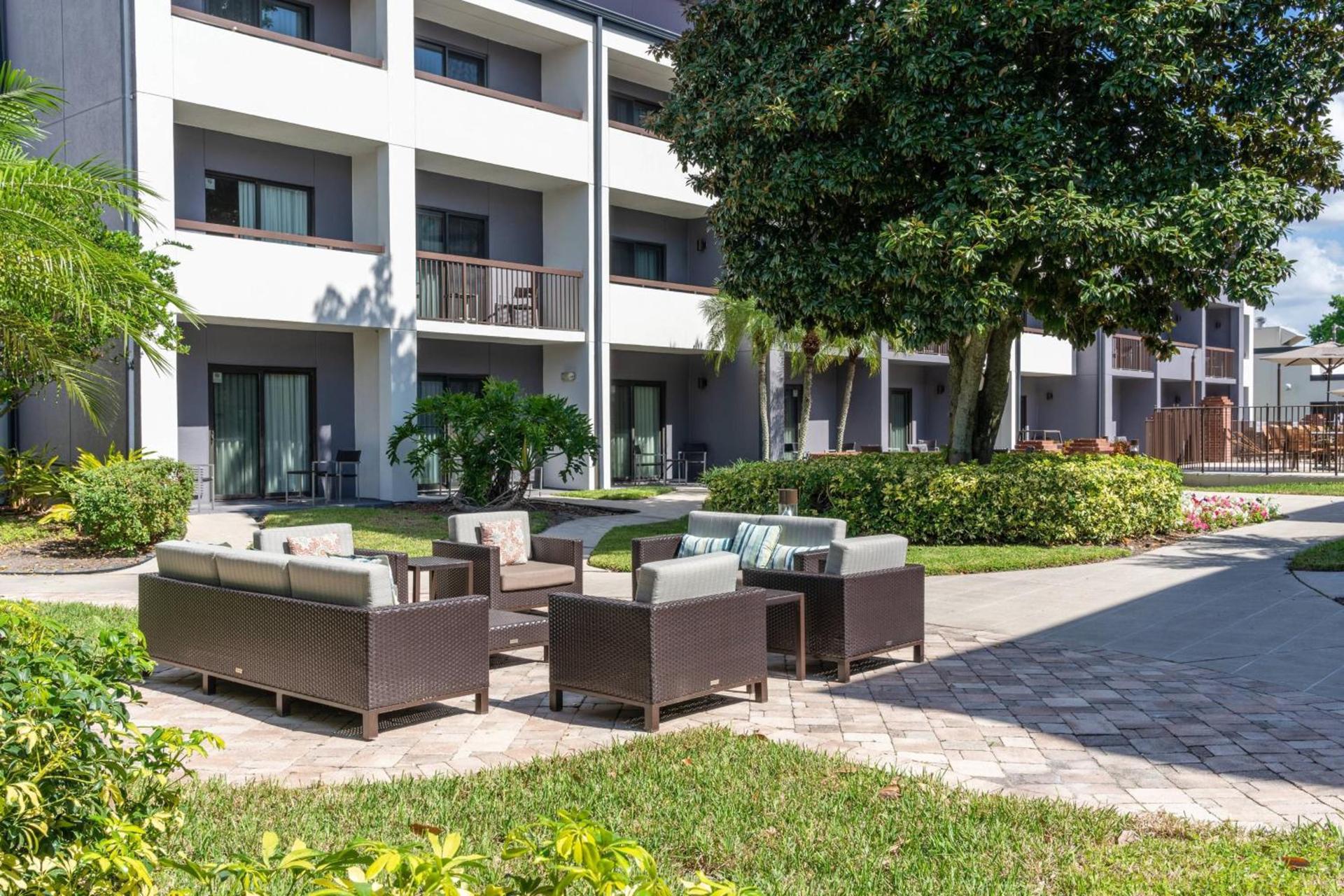 Courtyard by Marriott Orlando Airport photo 6