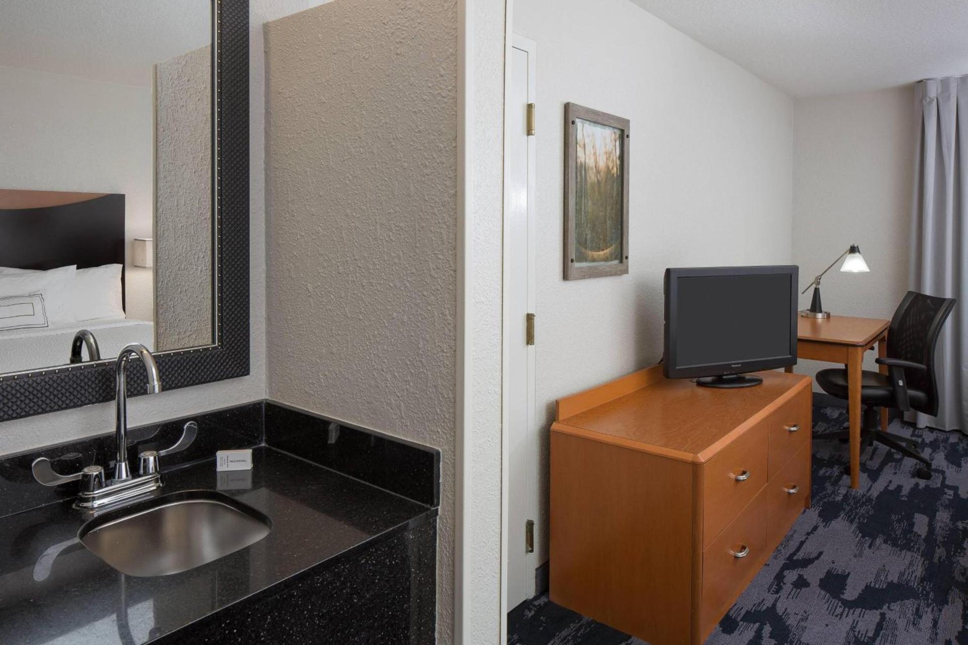 Fairfield Inn & Suites by Marriott Orlando Lake Buena Vista photo 6