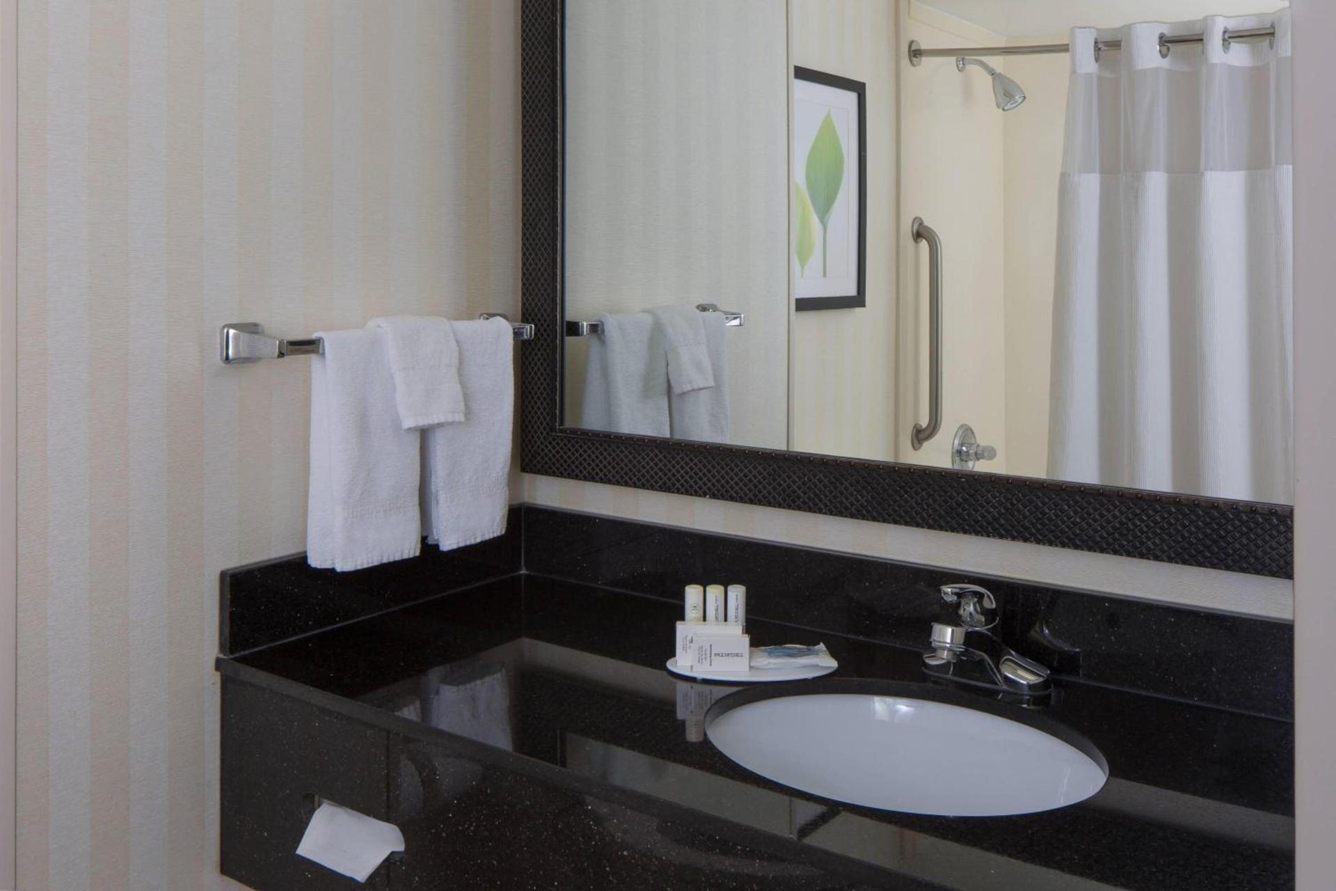 Fairfield Inn & Suites by Marriott Orlando Lake Buena Vista photo 11