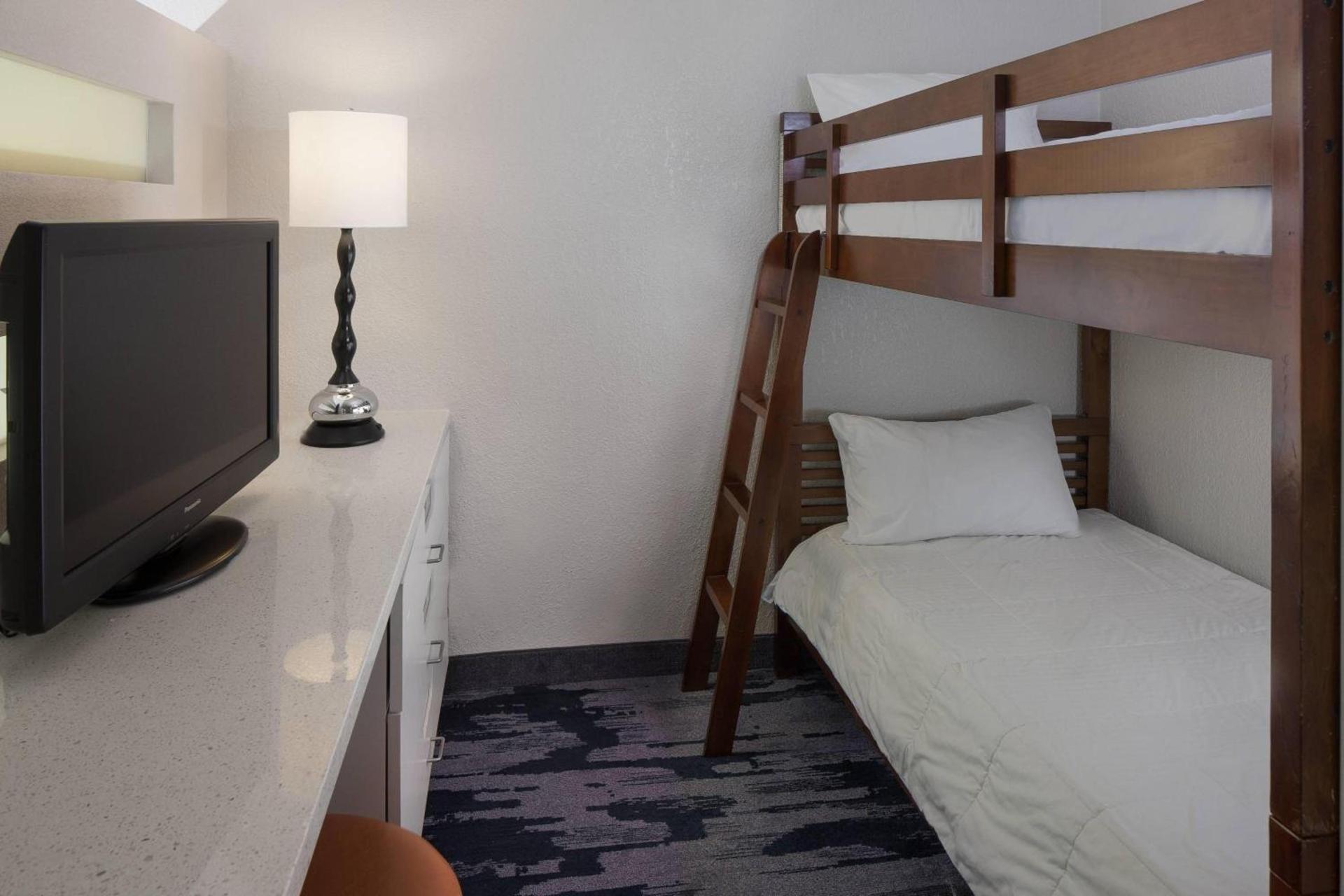 Fairfield Inn & Suites by Marriott Orlando Lake Buena Vista photo 15