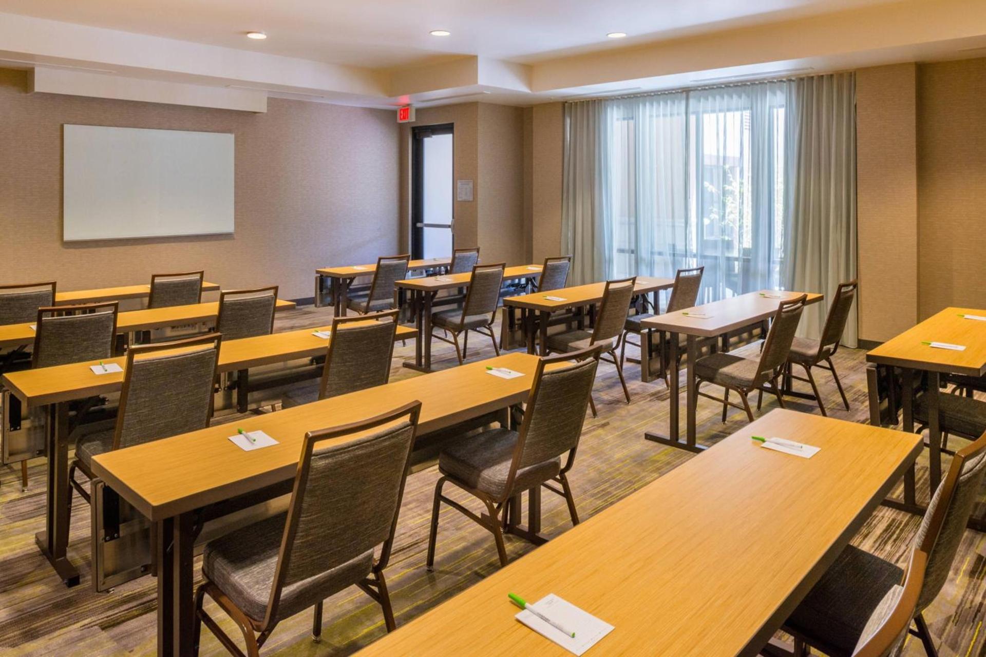 Courtyard by Marriott Thousand Oaks Ventura County photo 30