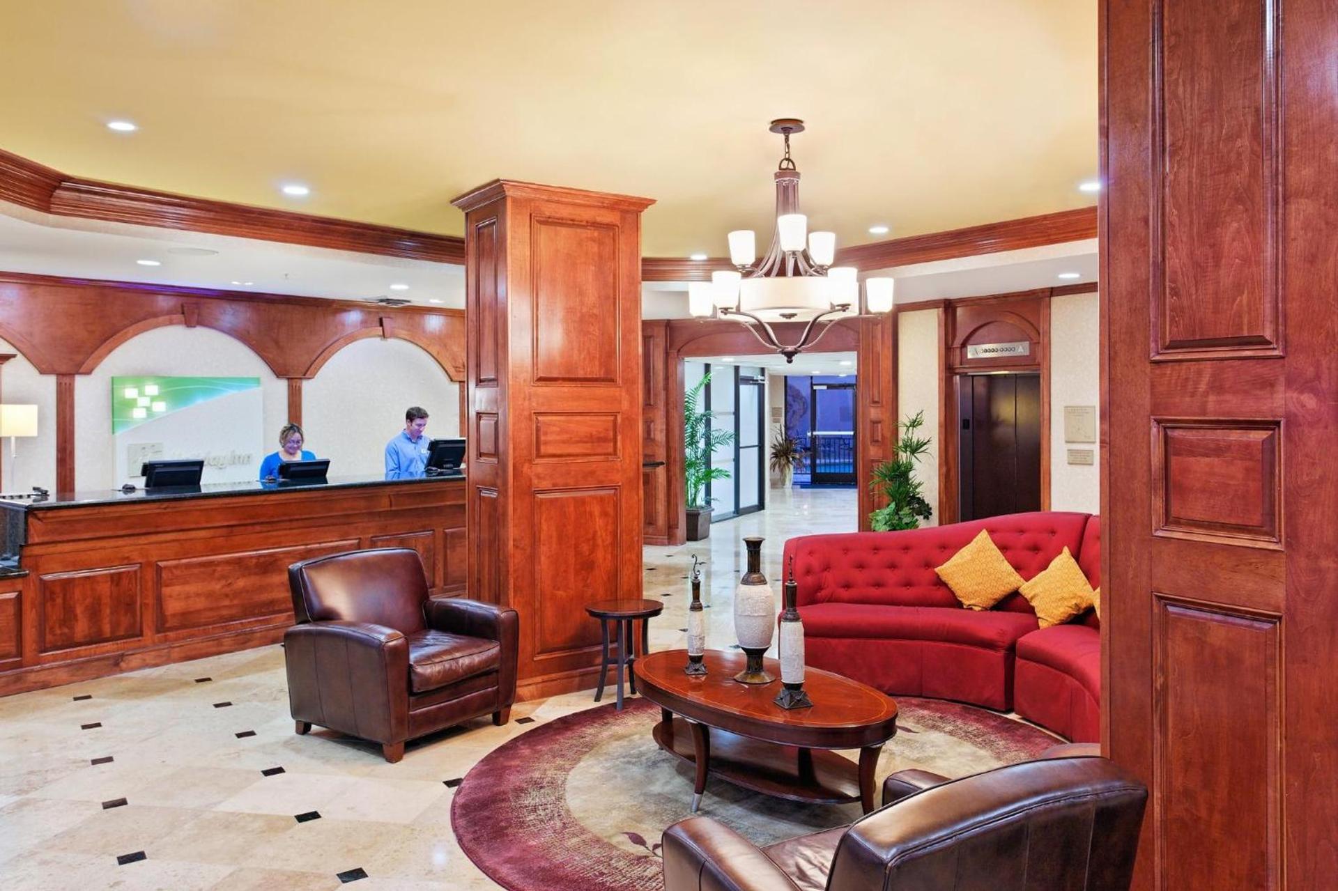 Holiday Inn Express Dallas Market Center by IHG photo 2