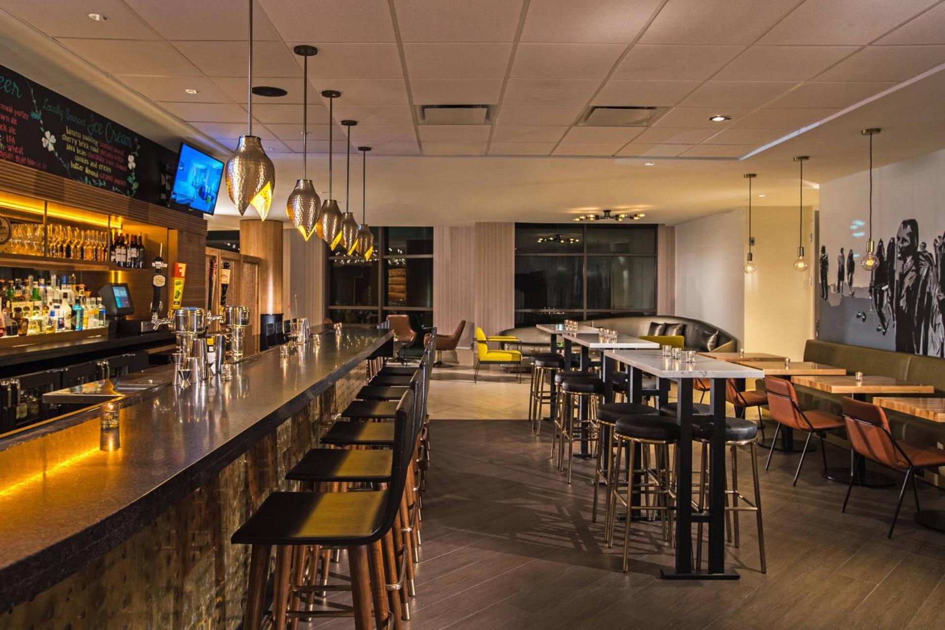 Renaissance Raleigh North Hills Hotel photo 12