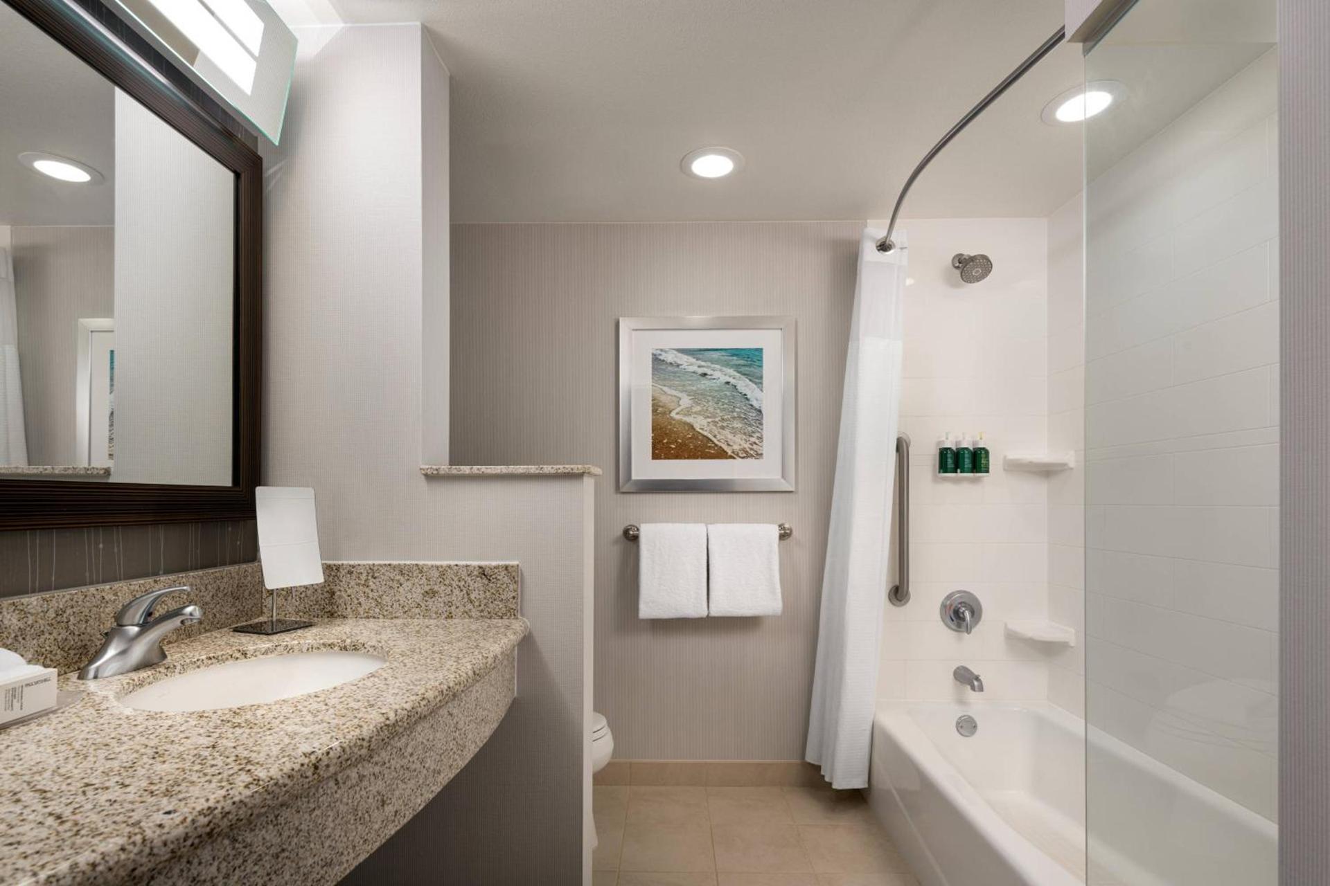 Courtyard by Marriott Maui Kahului Airport photo 13