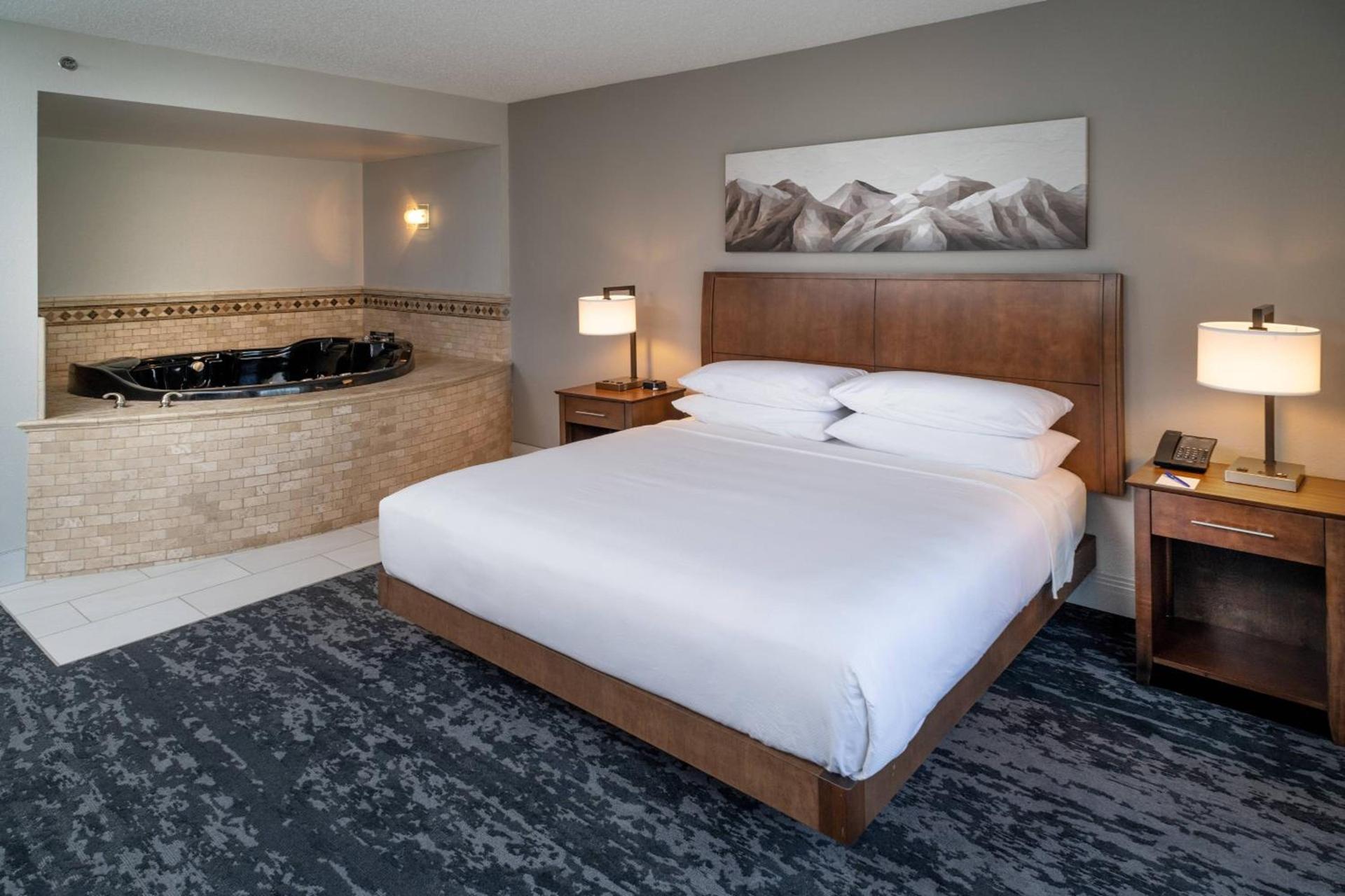 Delta Hotels by Marriott Huntington Mall photo 9