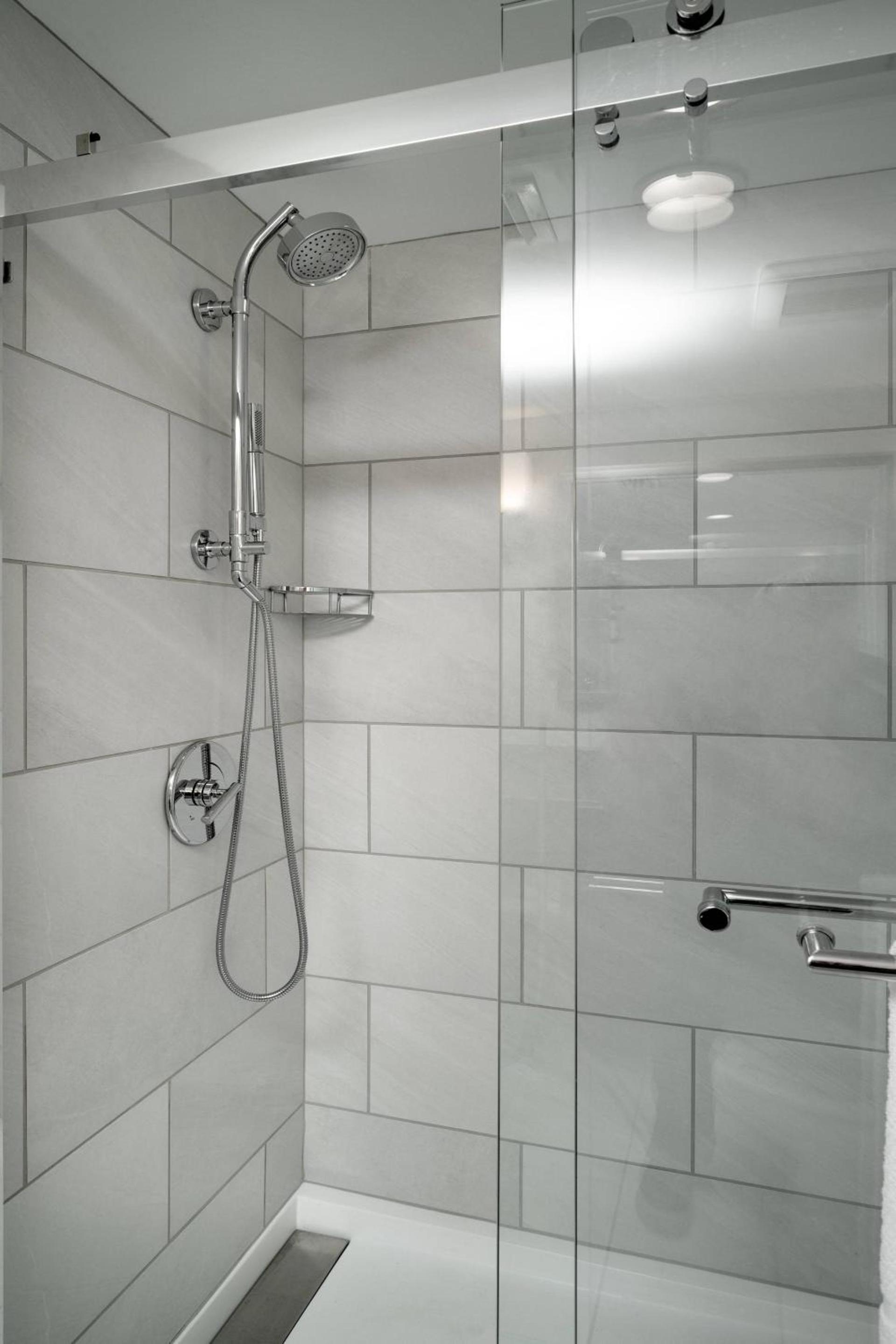 Delta Hotels by Marriott Huntington Mall photo 15