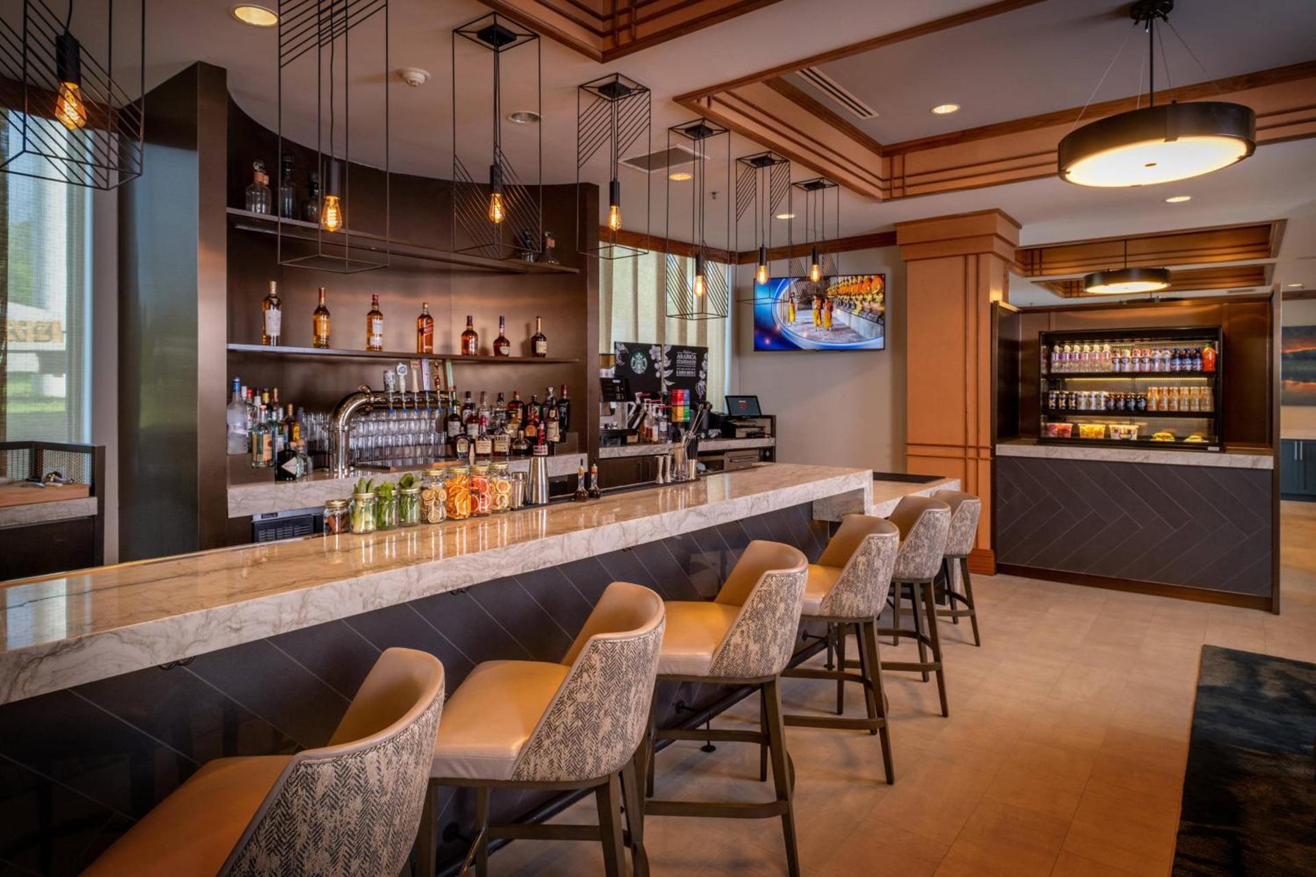 Delta Hotels by Marriott Huntington Mall photo 19