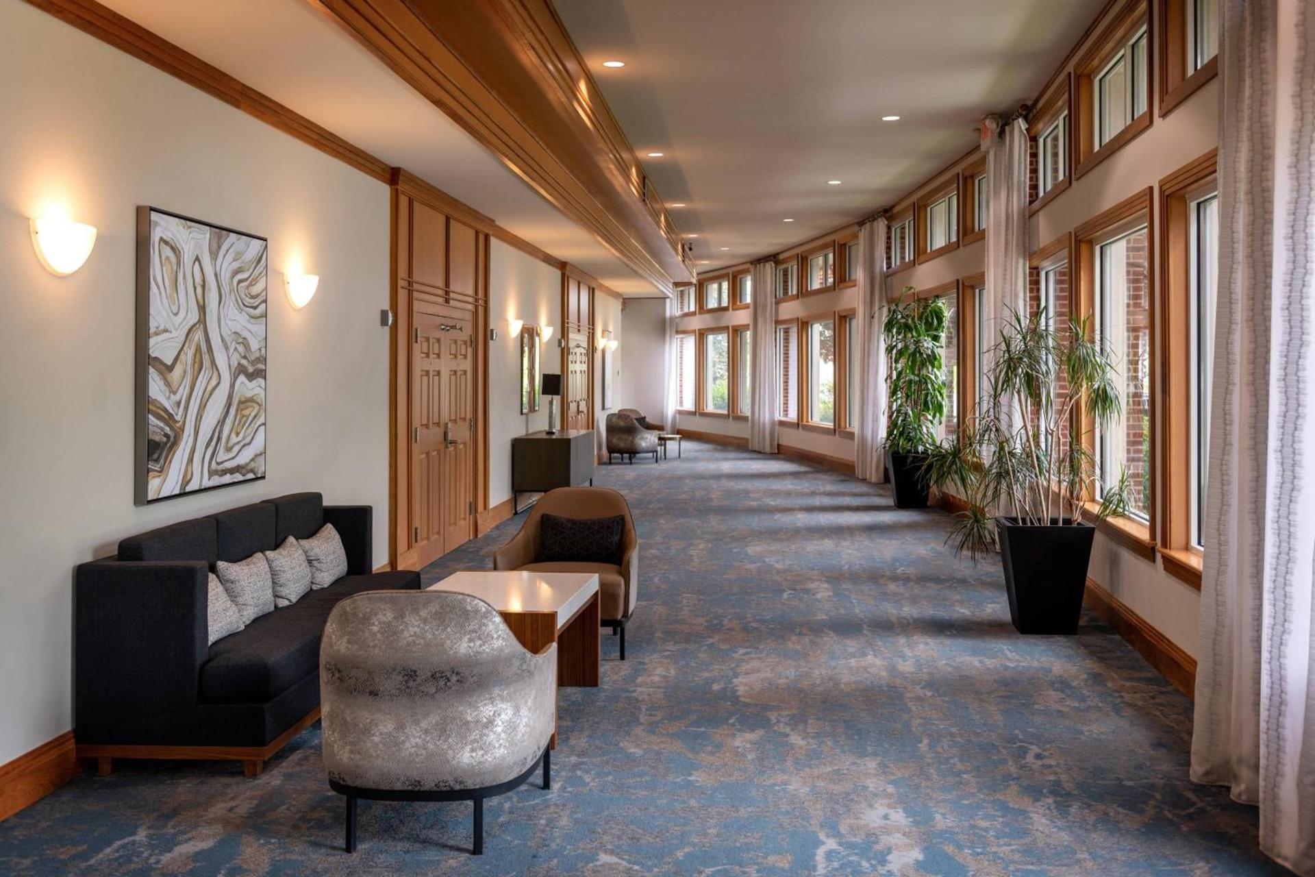 Delta Hotels by Marriott Huntington Mall photo 24