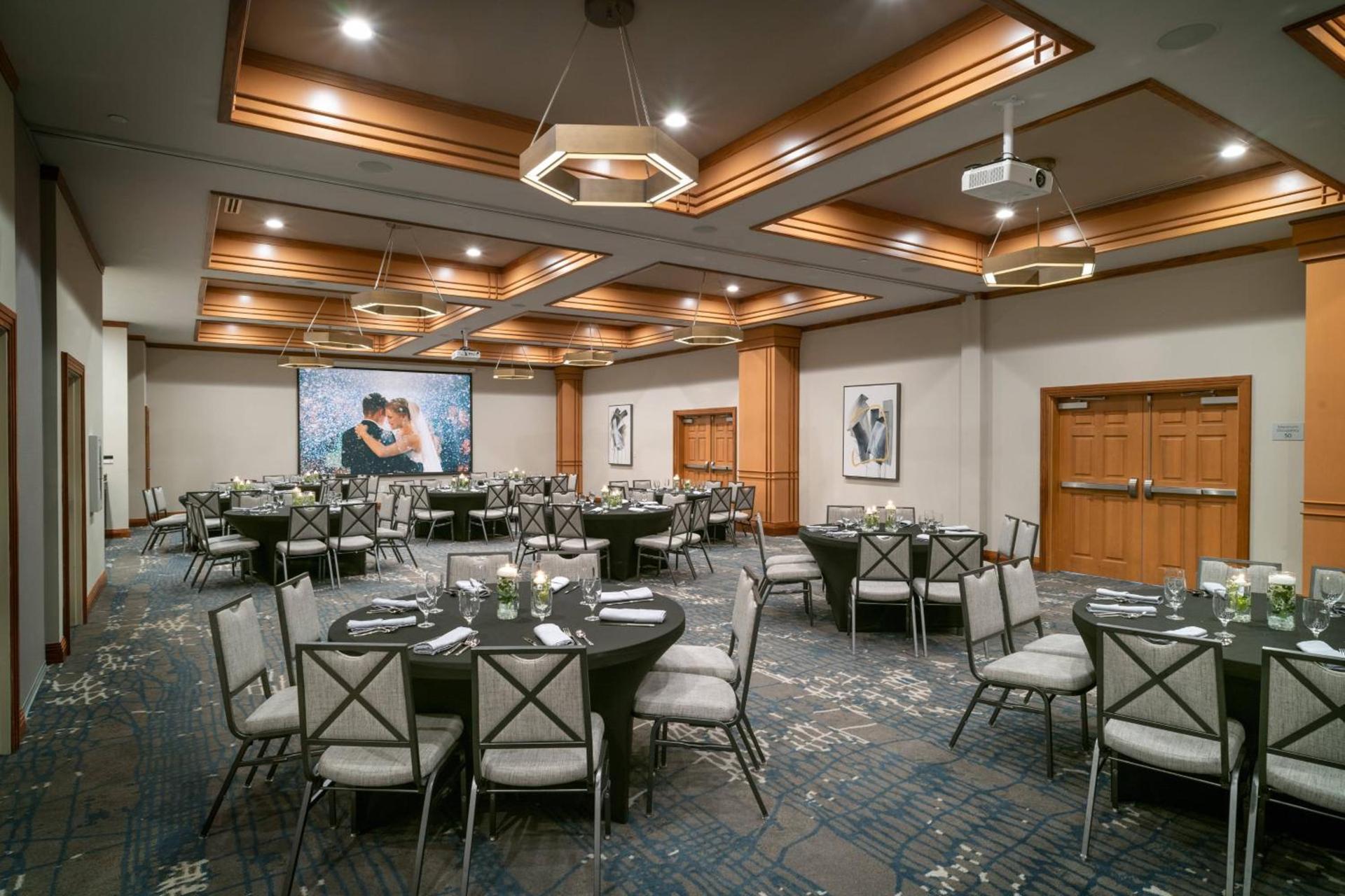 Delta Hotels by Marriott Huntington Mall photo 25