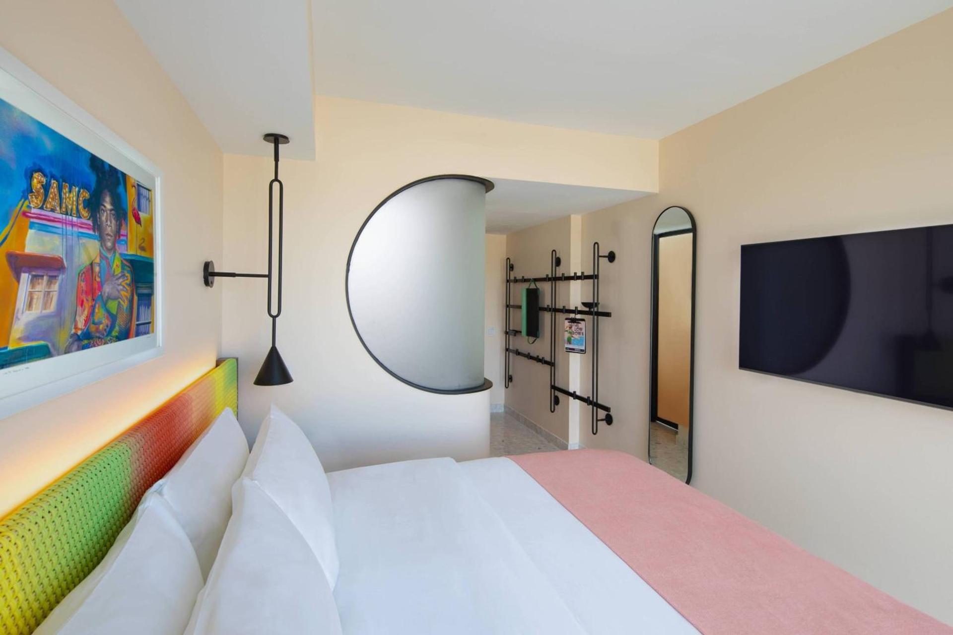 Moxy Miami South Beach photo 15