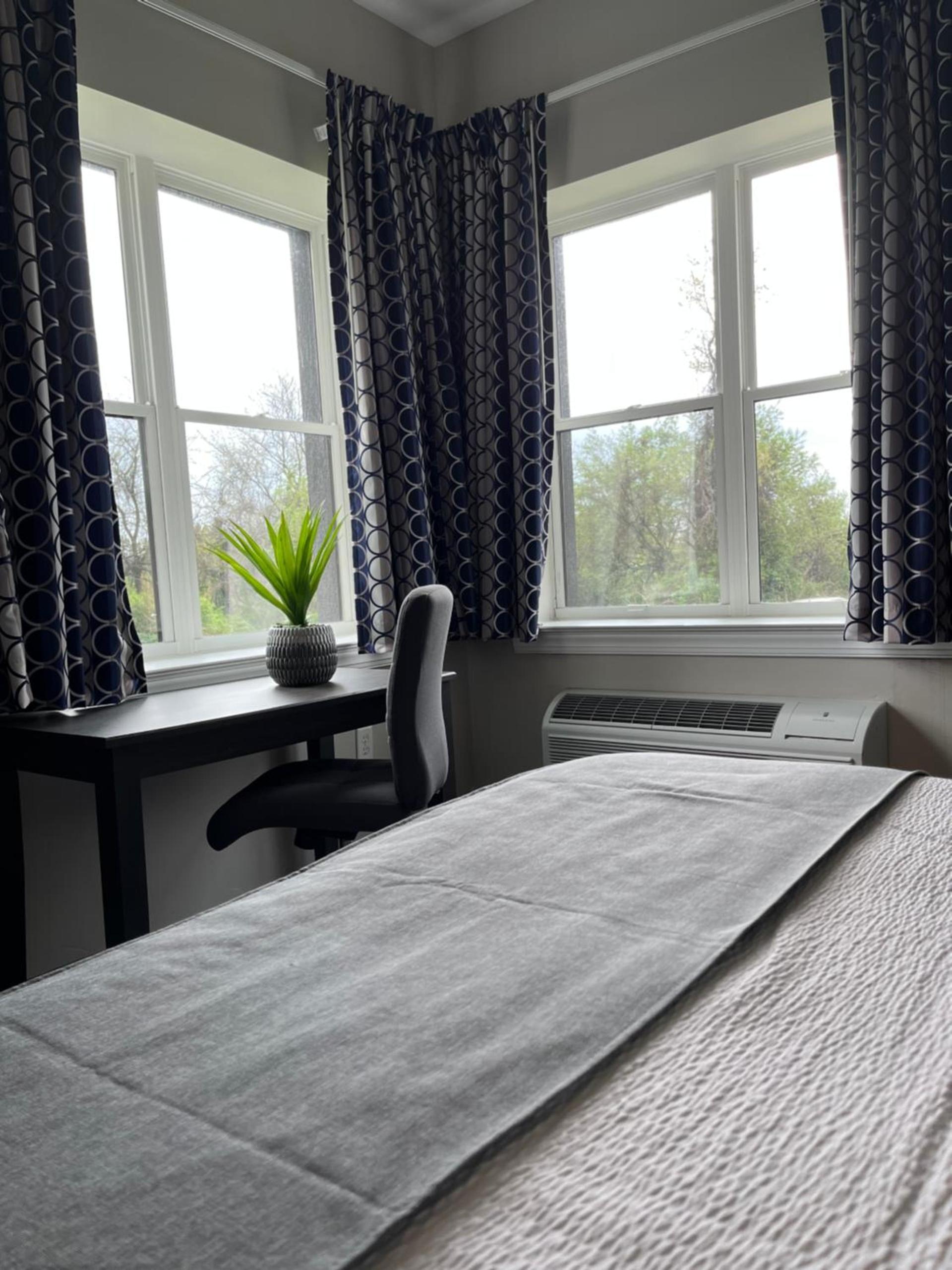 Brinton Suites photo 8