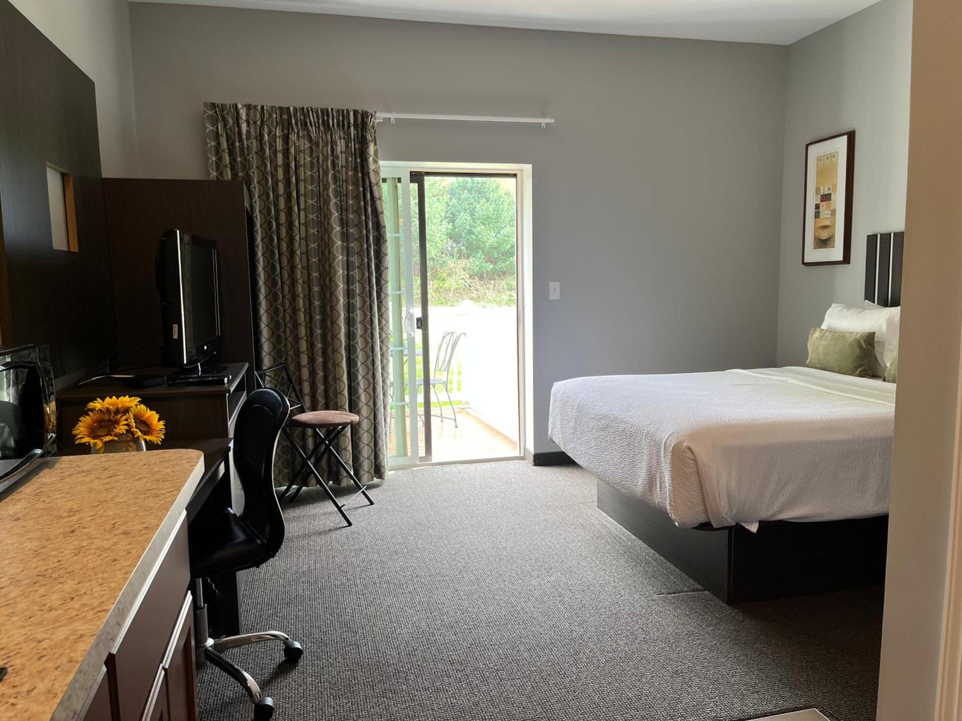 Brinton Suites photo 4